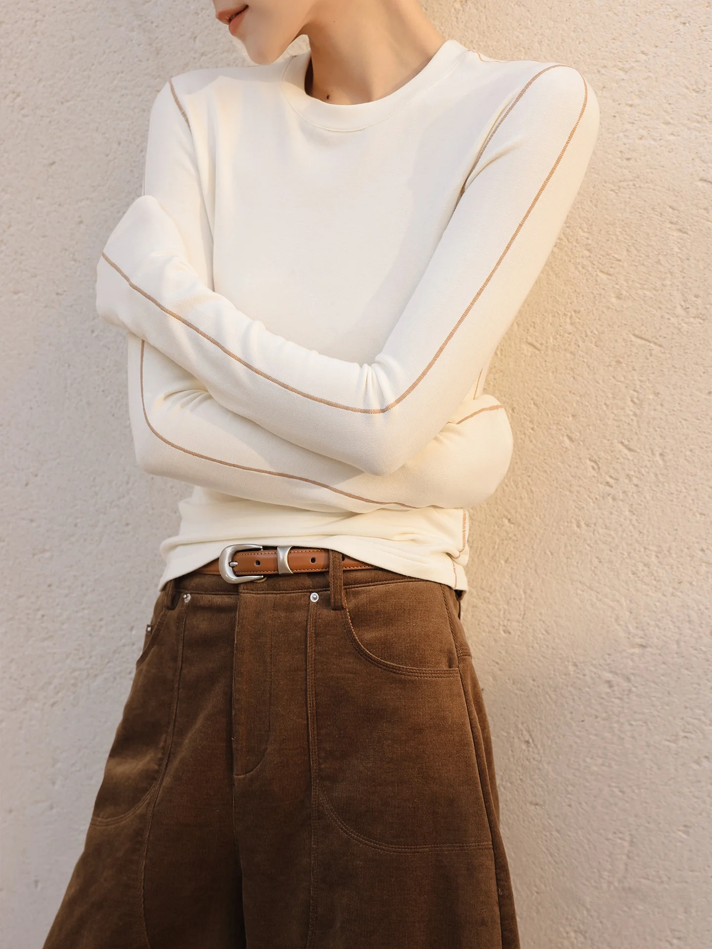 

JWUNIQUE Minimalist White Knitted High Collar Long Sleeve T-Shirt Embossed Linen Stamp Spring 2026 Women's Fashion Top