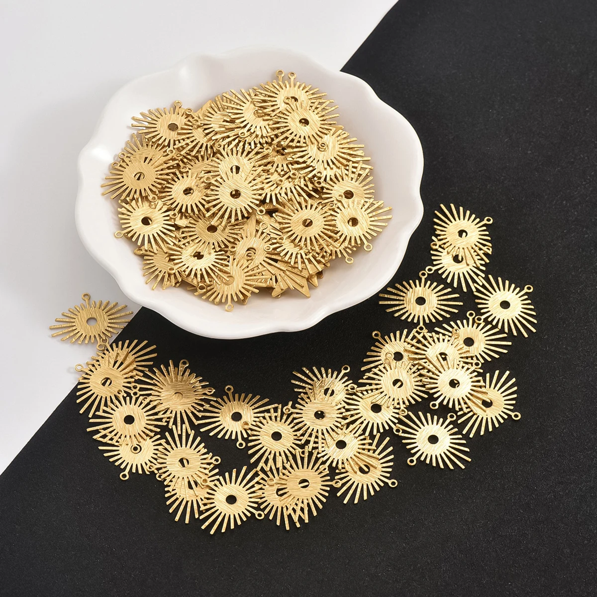 20pcs Brass Brushed Sunflower Pendant, Sun Pendant Connector, DIY Earrings, Necklace, Bracelet, Jewelry Accessories