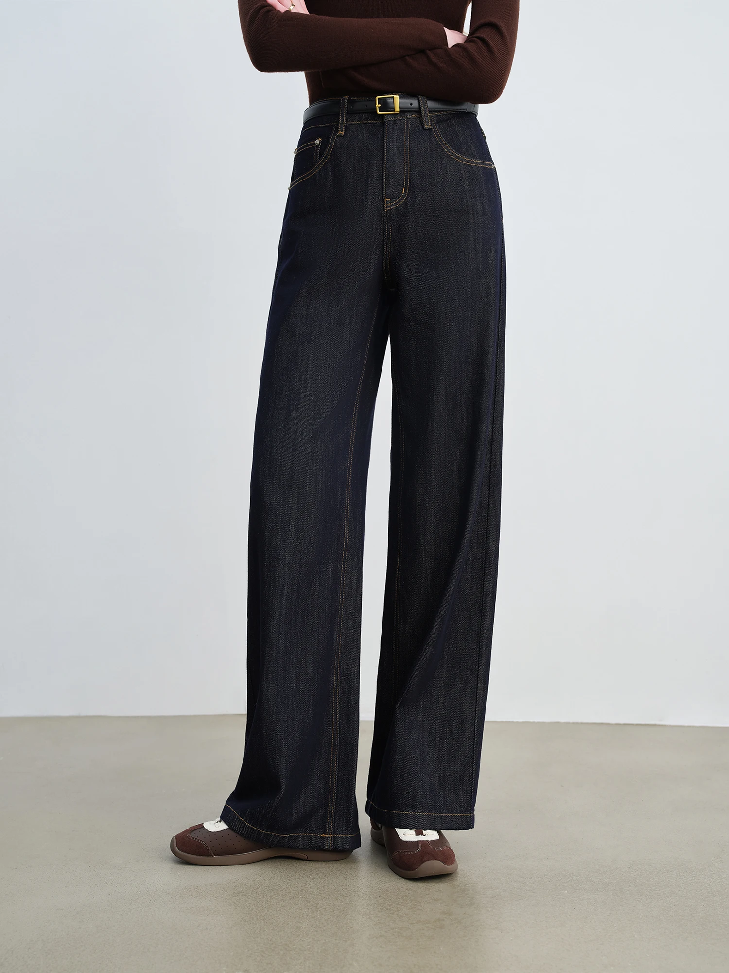 ZIQIAO Retro Dark Straight Jeans for Women 2025 New Style Pear-shaped Figure Mopping Pants 25ZQ93086