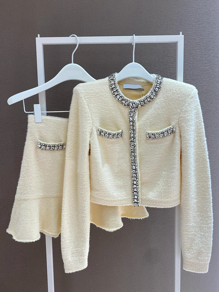 

Высококачественный женский комплект трикотажной юбки Jaet и Fi Tail с ромбовидными украшениями, весенний ансамбль из полиэфирного волокна...