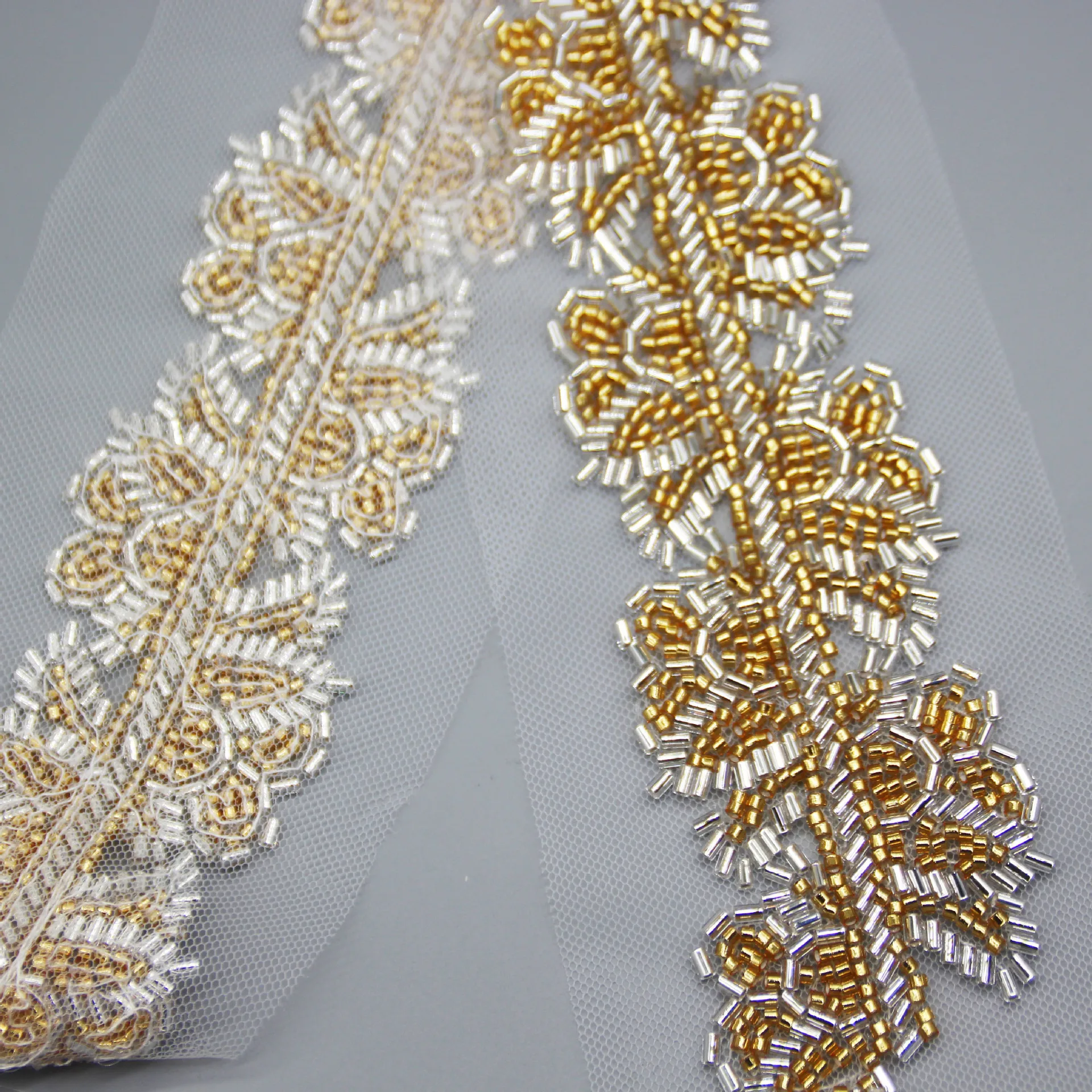 0.5 เมตรสีขาวทองเรยอนลูกปัดเลื่อมดอกไม้ปักลูกไม้กระจก Applique Patch DIY อุปกรณ์จัดงานแต่งงานเย็บ