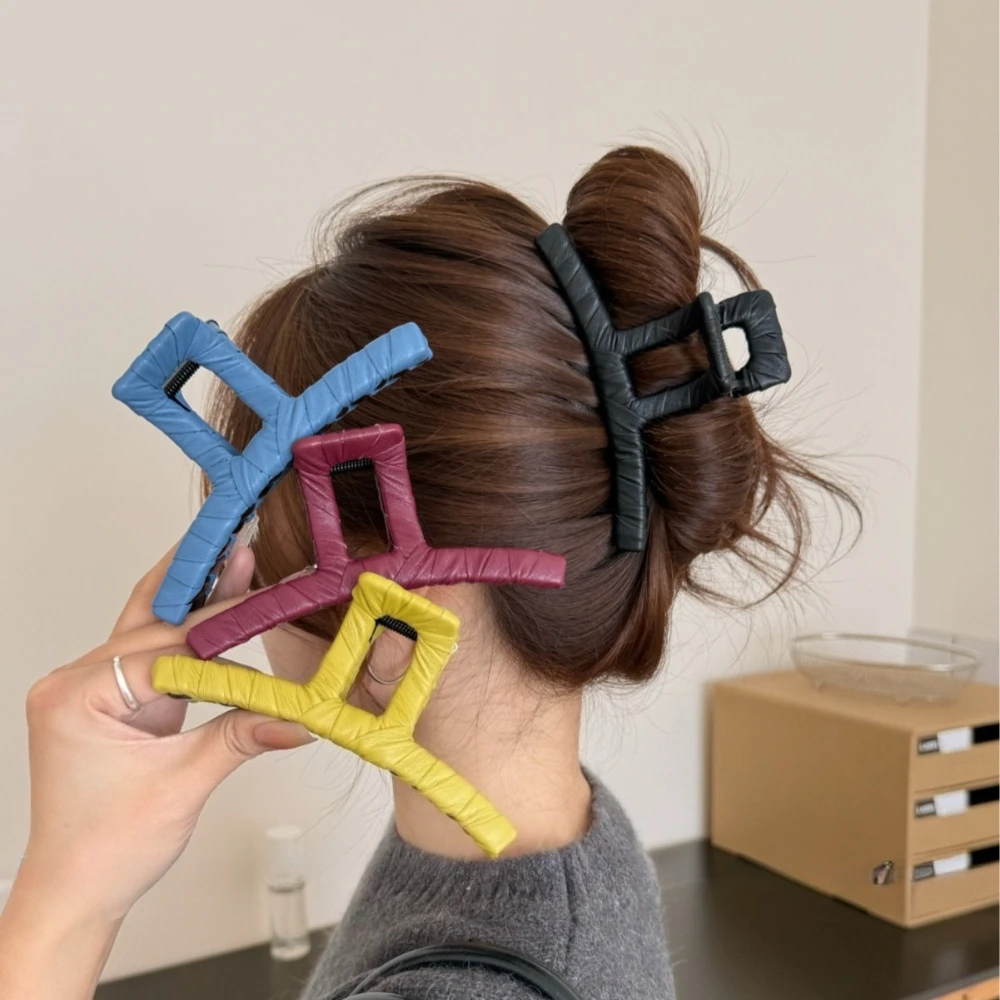 

New Product Hair Claws for Women Solid Color PU Band Covered 12cm Simple and Practical Hair Clips