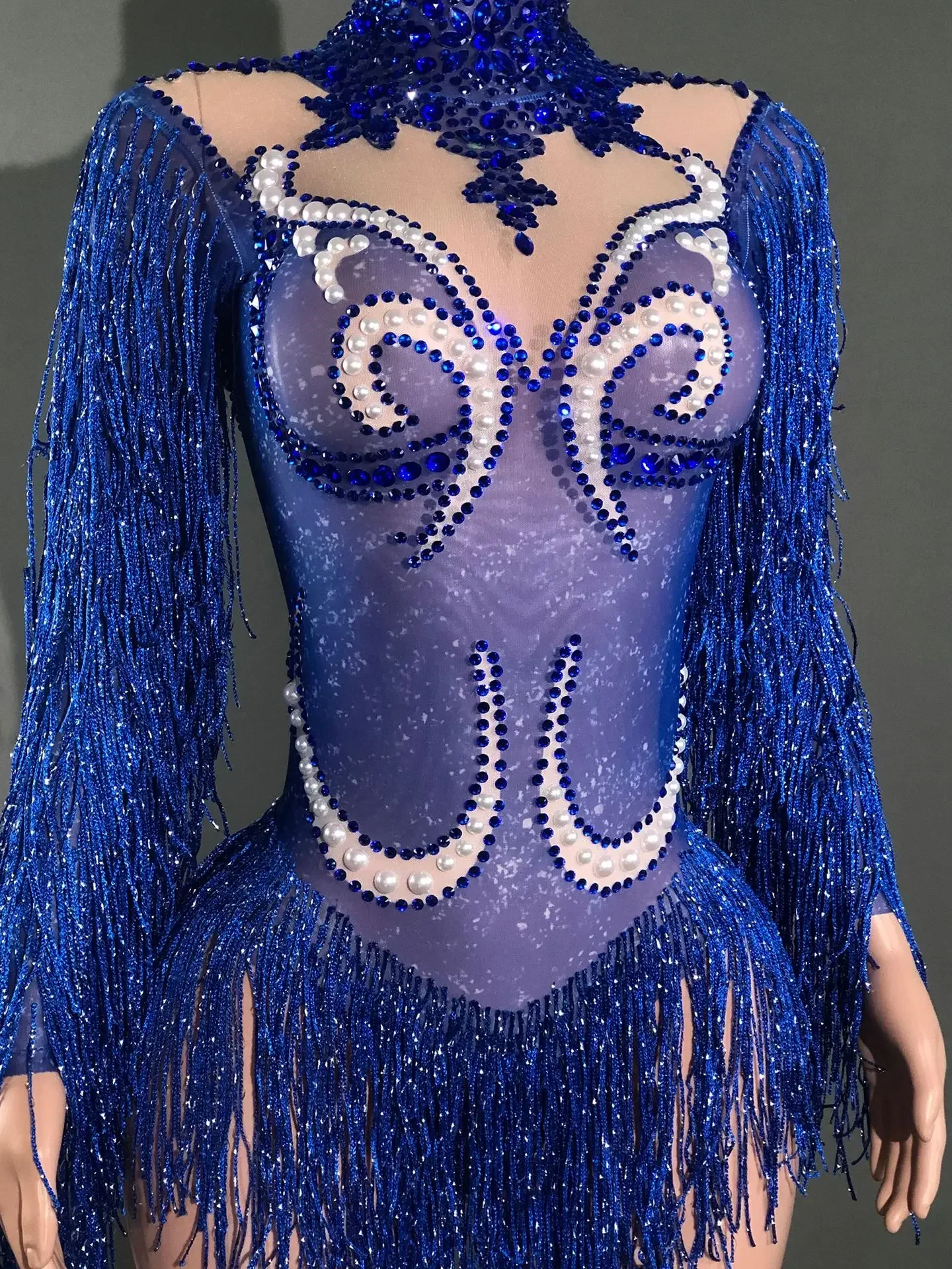 Neues Tanzkostüm für Frauen, Geburtstagsparty-Outfit, Luxuriöser Grauer Fransen-Body mit Silberfarbenen Strasssteinen und Perlen, Transparenter Bodysuit – Detail 14