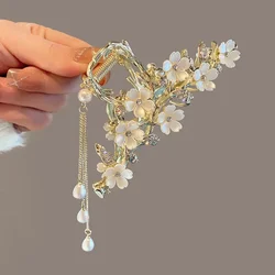 Women's Pearl Tassel Shark Clip Head Decoration Claw Clip New Korean Metal Flower Style Girl Back Spoon Hair Accessory