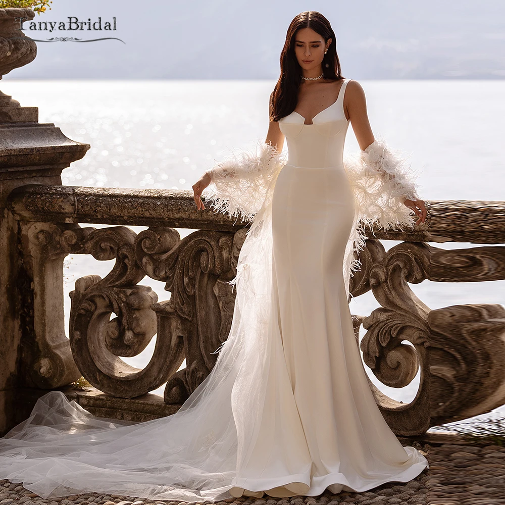 

Customized Luxury Feather Wedding Cape ,With Tulle Train ,New Fashion Bridal Jacket Chic DJ431