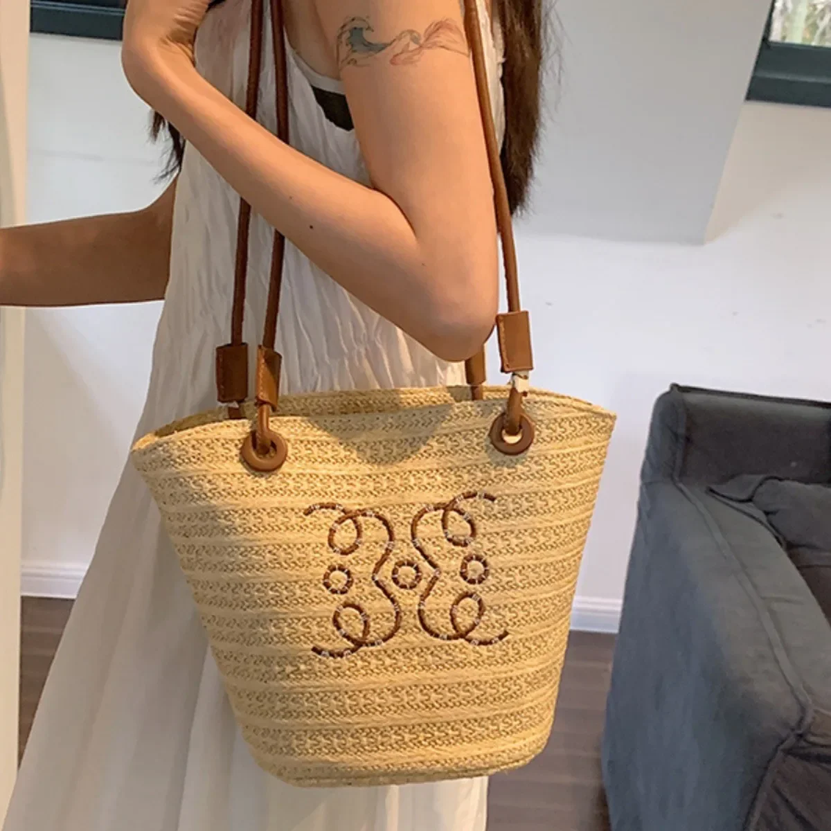 New Woven Straw Bag  Women\'s 2024 Summer Rattan Vacation Shoulder Bag Summer Seaside Beach French Straw Shoulder Bag