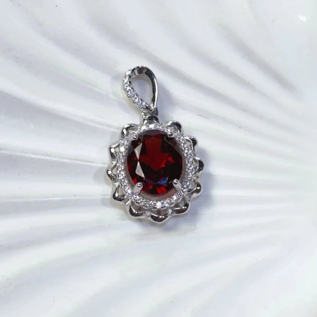 

Hotsale Silver Pendant 7mm*9mm 1.5ct Natural Garnet Pendant 18K Gold Plated 925 Silver Garnet Jewelry
