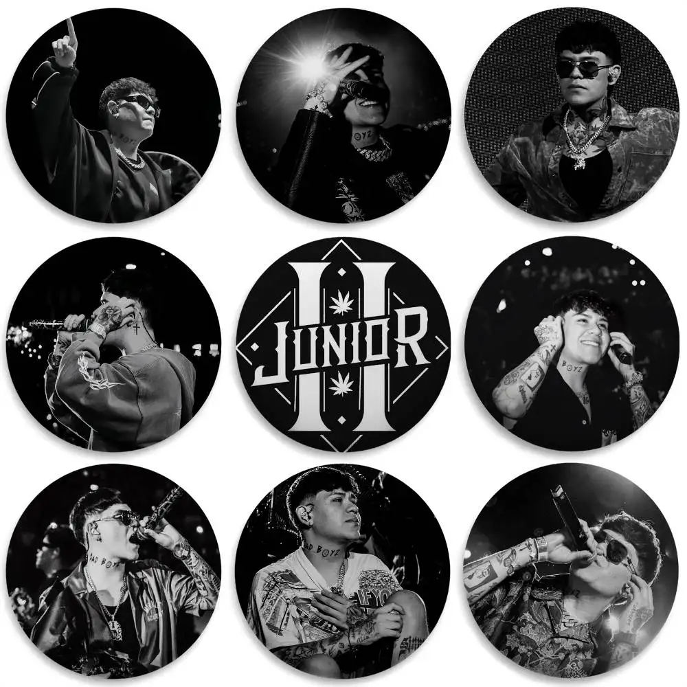

J-Junior H Singer Cool Badges Round Exquisite Badge Brooches Creative Pins For Clothes Hat Backpack Gift Accessories