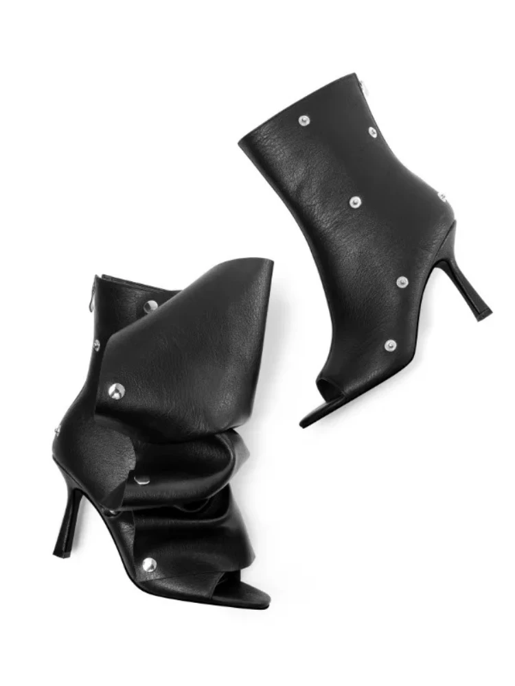 2026 Damen High-Heel Stiefel mit Reißverschluss hinten, plissiert, mittelhoher Schaft, mit europäisch-amerikanischem Karostoff, Fischmaul-Stiefel, coole Stiefel