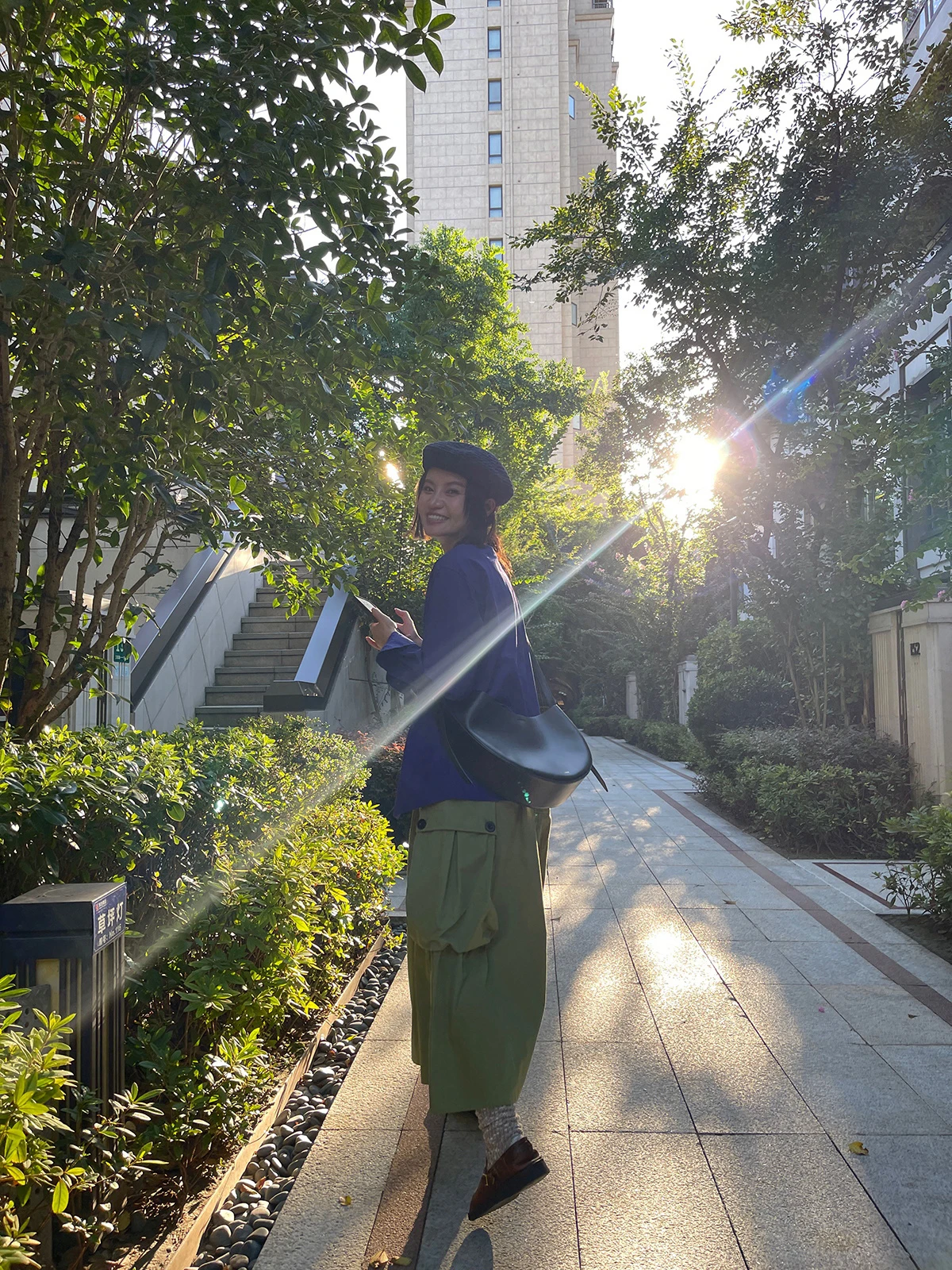 

Повседневный комплект рабочей одежды с эффектом окрашивания: полуюбка и рубашка с длинным рукавом, прямой крой, стандартная длина, из коллекции 6iWiNG Moving