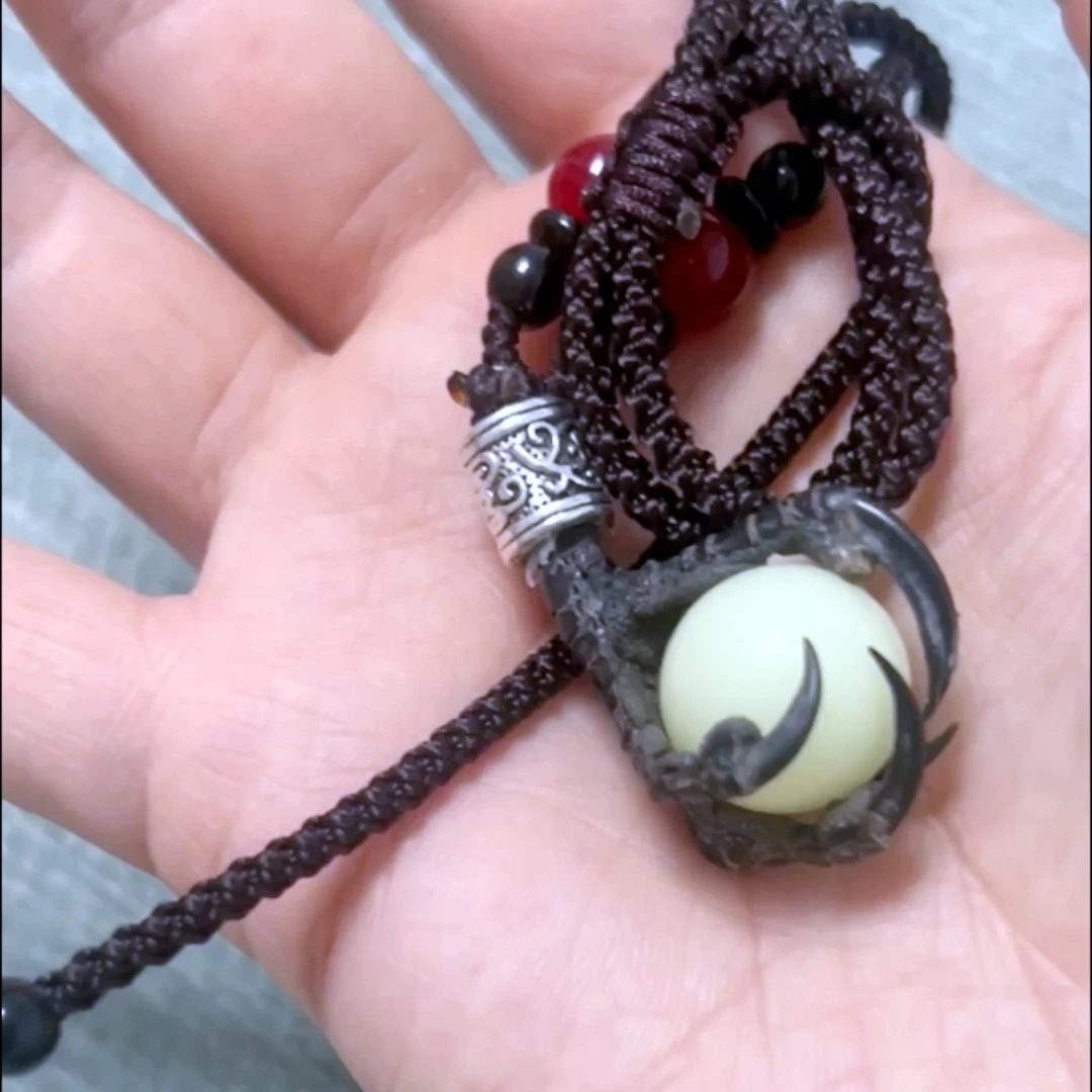 

2217 Handmade Bird Clutching Night Pearl Pendant Vintage Gothic Style Necklace Creative Gift Specimen Artwork Halloween Decor