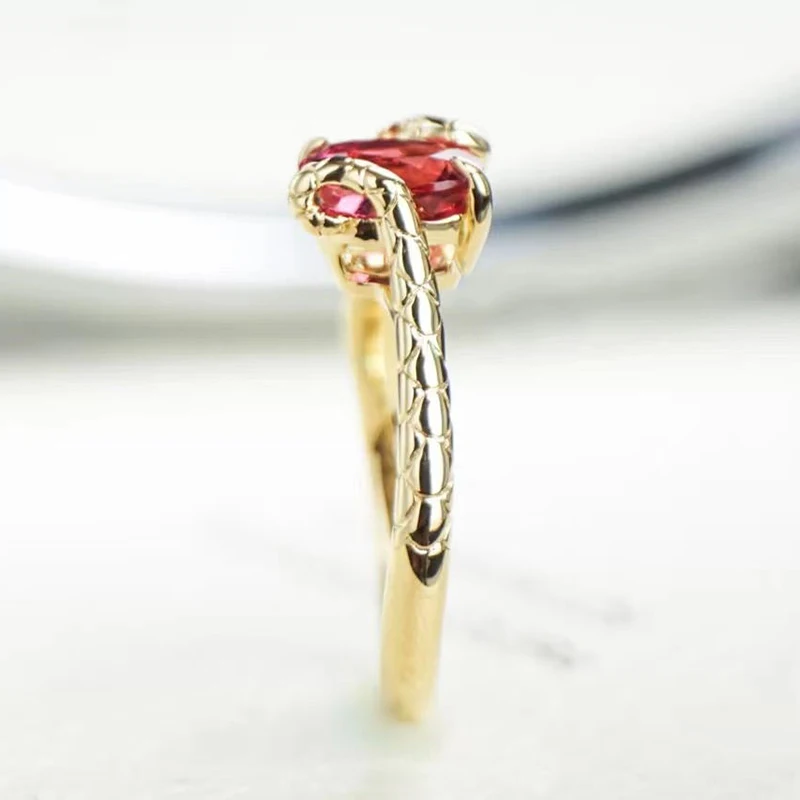 Vintage Gold Snake Ring for Women Winding Red Zircon Open Adjustable Ring Gothic Geometric Animal Finger Rings Jewelry