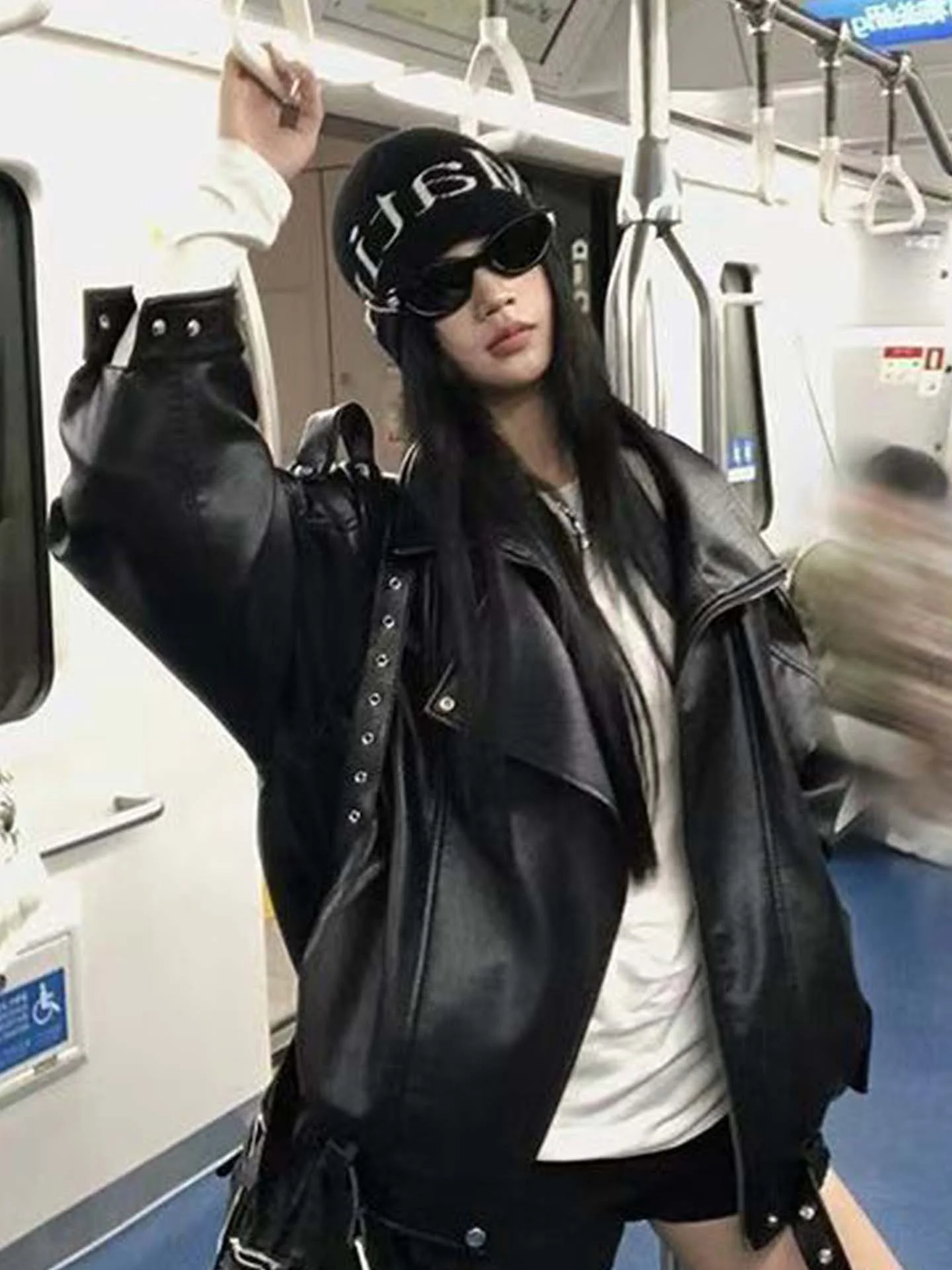 

American Sle Loose Motorcycle Leather Jaet Women's Retro Long Sve Stand Collar PU Leather Top Faionable Outerwear