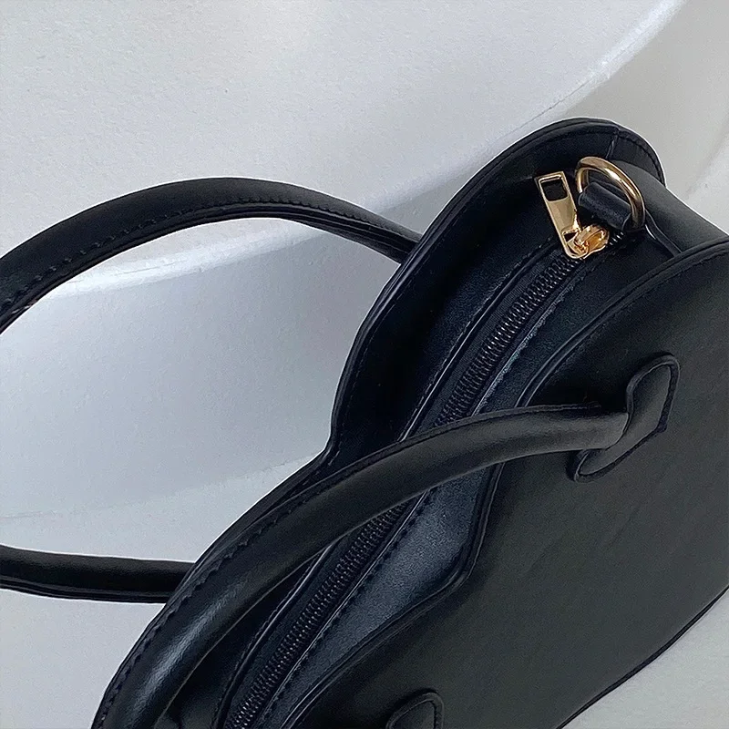 Trendy Women's Bag Sweet and Caring Handbag Niche Design Retro Single Shoulder Bag Black Diagonal Cross Bag Handbag for Women