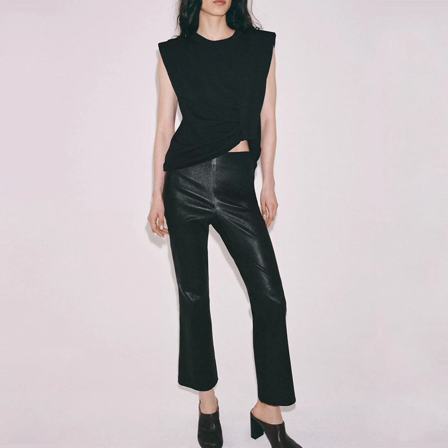Fashionable Women's Knitted Top Summer 2026 Sleeveless round Neck Pleated Shoulder Pad Short Length Simple Style ZADATA Brand