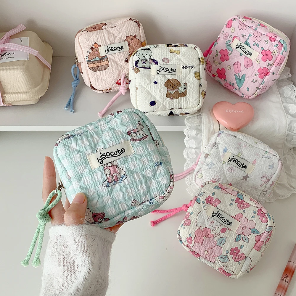 

Hot Selling Fashion Flower Quilted Mini Square Storage Bag Makeup Bag Cute Girl Headphone Bag Zero Wallet Women Accessories Bag