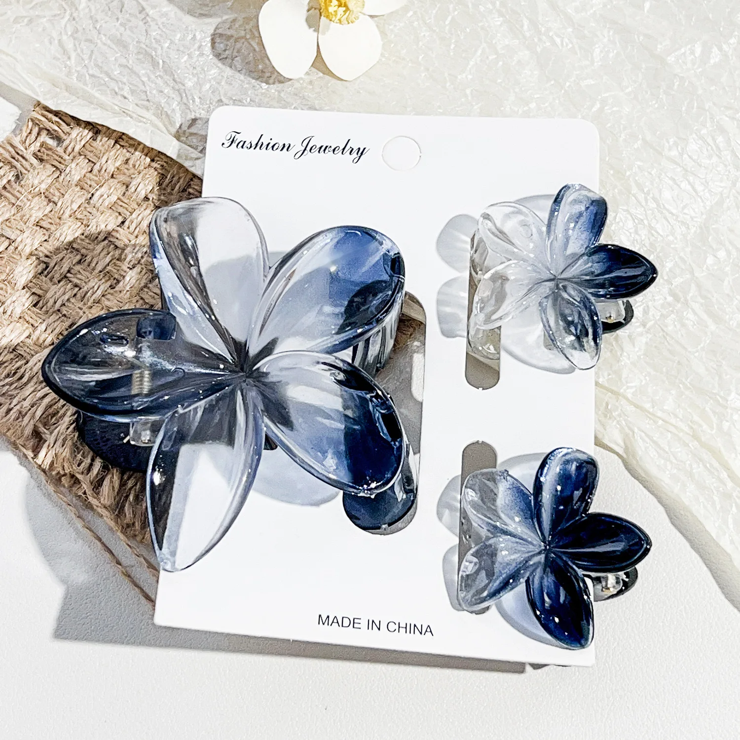 15 Stück glänzende Ombre durchscheinende blaue Frangipani-Blumen-Haarklammern, große und kleine Größe, tägliches Tragen, Pferdeschwanz-Haarspangen-Zubehör – Detail 5