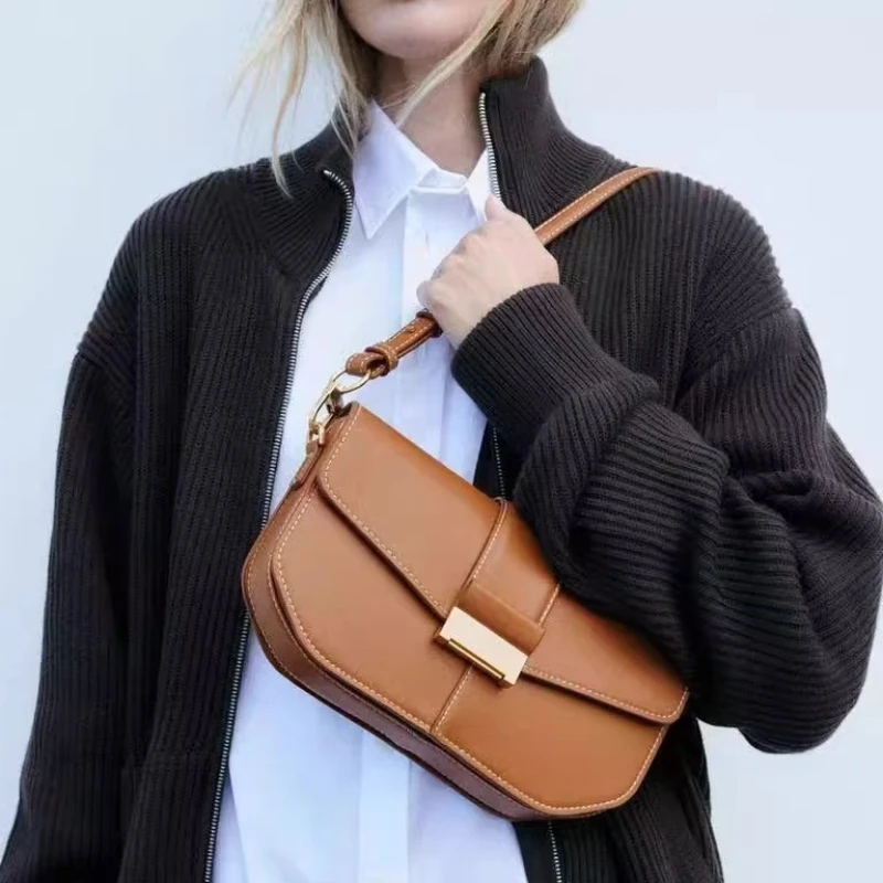 

Flip shoulder bag Crossbody small square bag Trendy fashion versatile commuting shopping