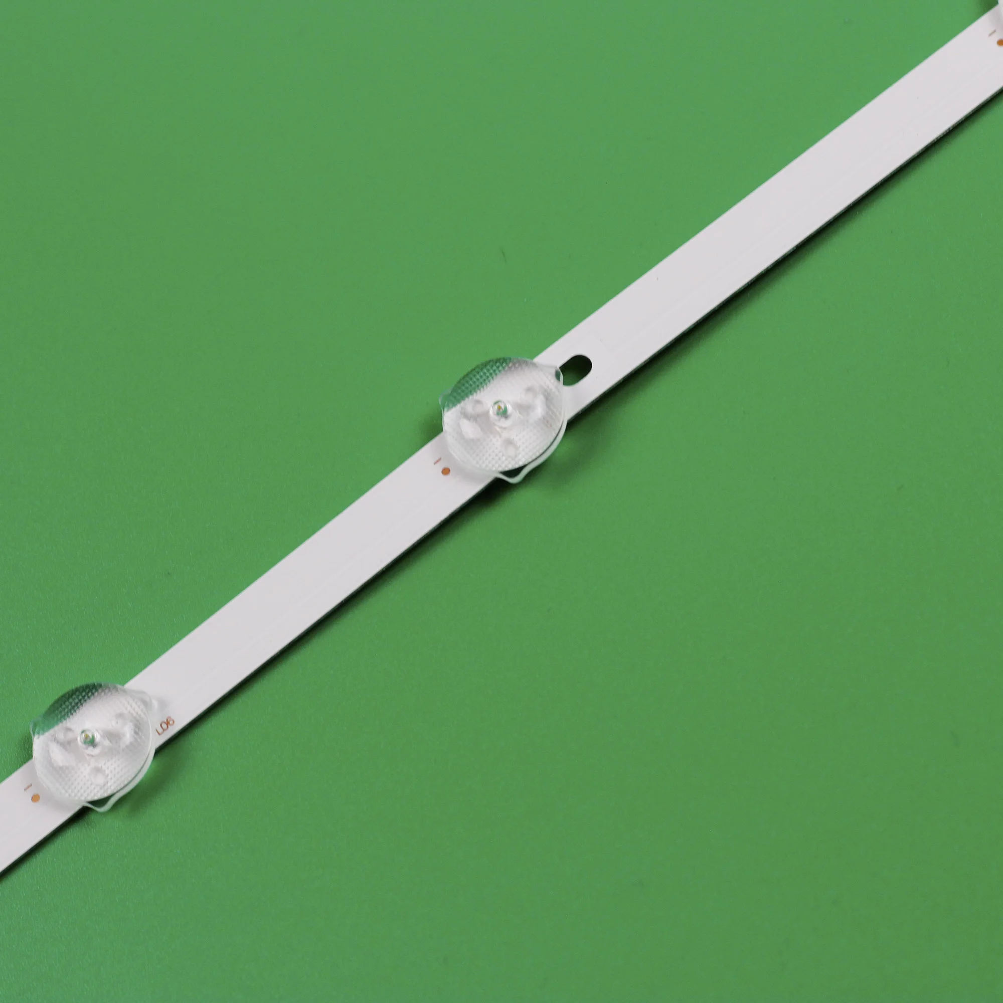 แถบไฟแบ็คไลท์ LED 20ชิ้นสำหรับ HL-2A320A28-0901S-06 A0 8D2A-DLM3-200900 HV320WHB-N80 STV-32LED15 32DLE250 PB08D581 32DLE252