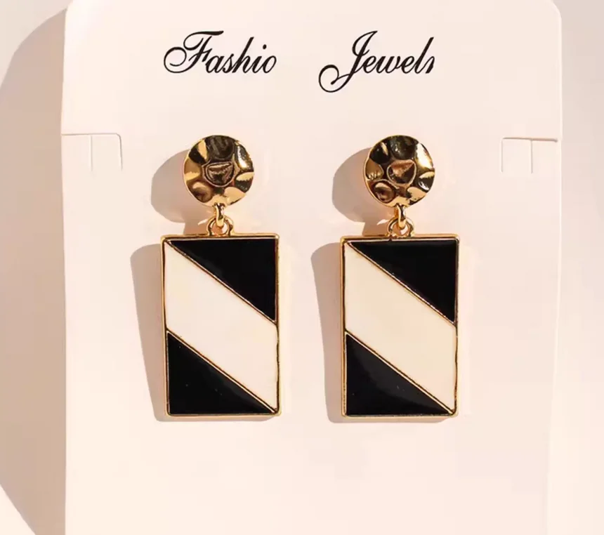 Foreign trade jewelry niche retro black-and-white striped enamel box earrings wave flower painted love earrings.