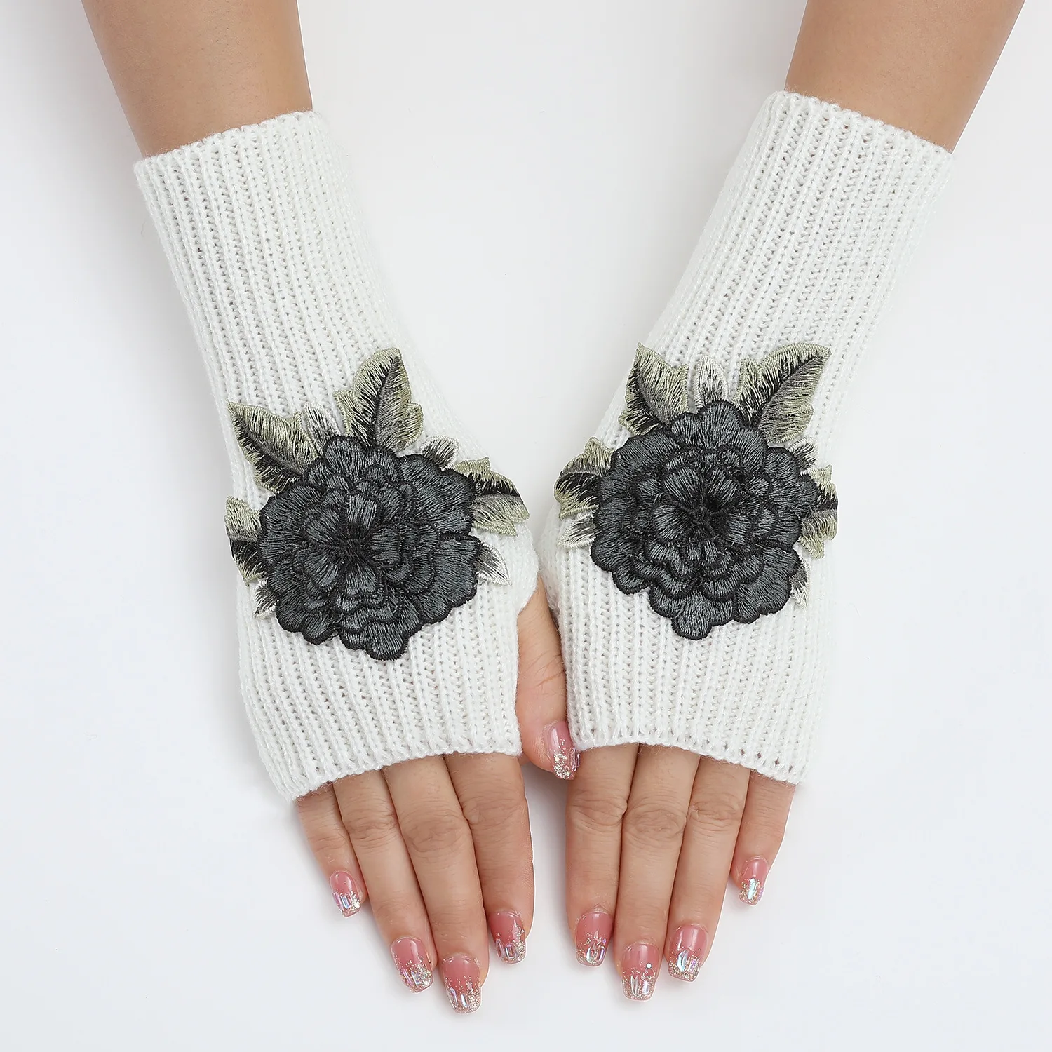 New Autumn Winter Women\'s Knitted Woolen Sleeve Fingerless Embroidery Gloves Stylish Warm Short Wrist Bracelet Flower Gloves