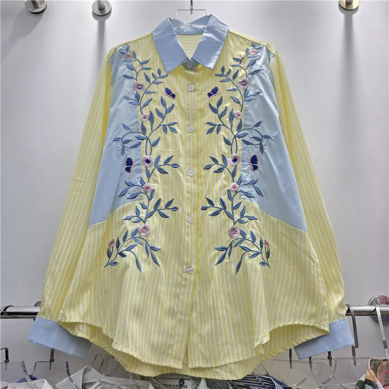 SuperAen Korean-style Artistic Women's Embroidered Floral Design Contrasting Colors Fashion Polo Neck Shirt Elegant Sweet Shirts