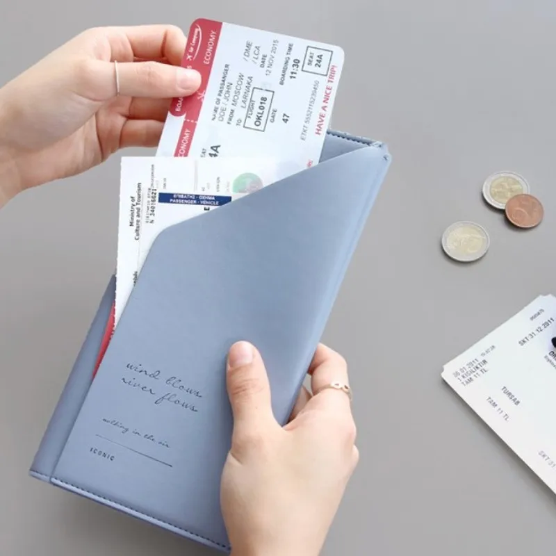 

Thickened PU Leather Passport Holder Portable Outdoor Travel Multi-Functional Passport Bag for Men Customizable Logo