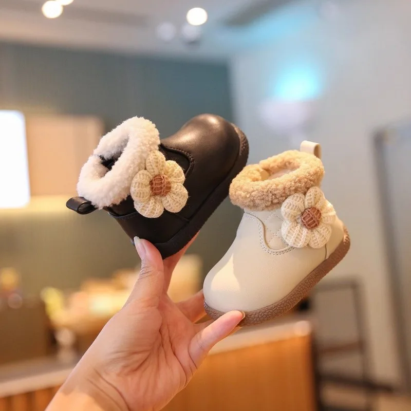 

Cute Girls Ankle Boots with Sweet Flowers Kids Princess Boots Versatile 2025 Winter New Baby Leather Boots Round Toes Size 15-25