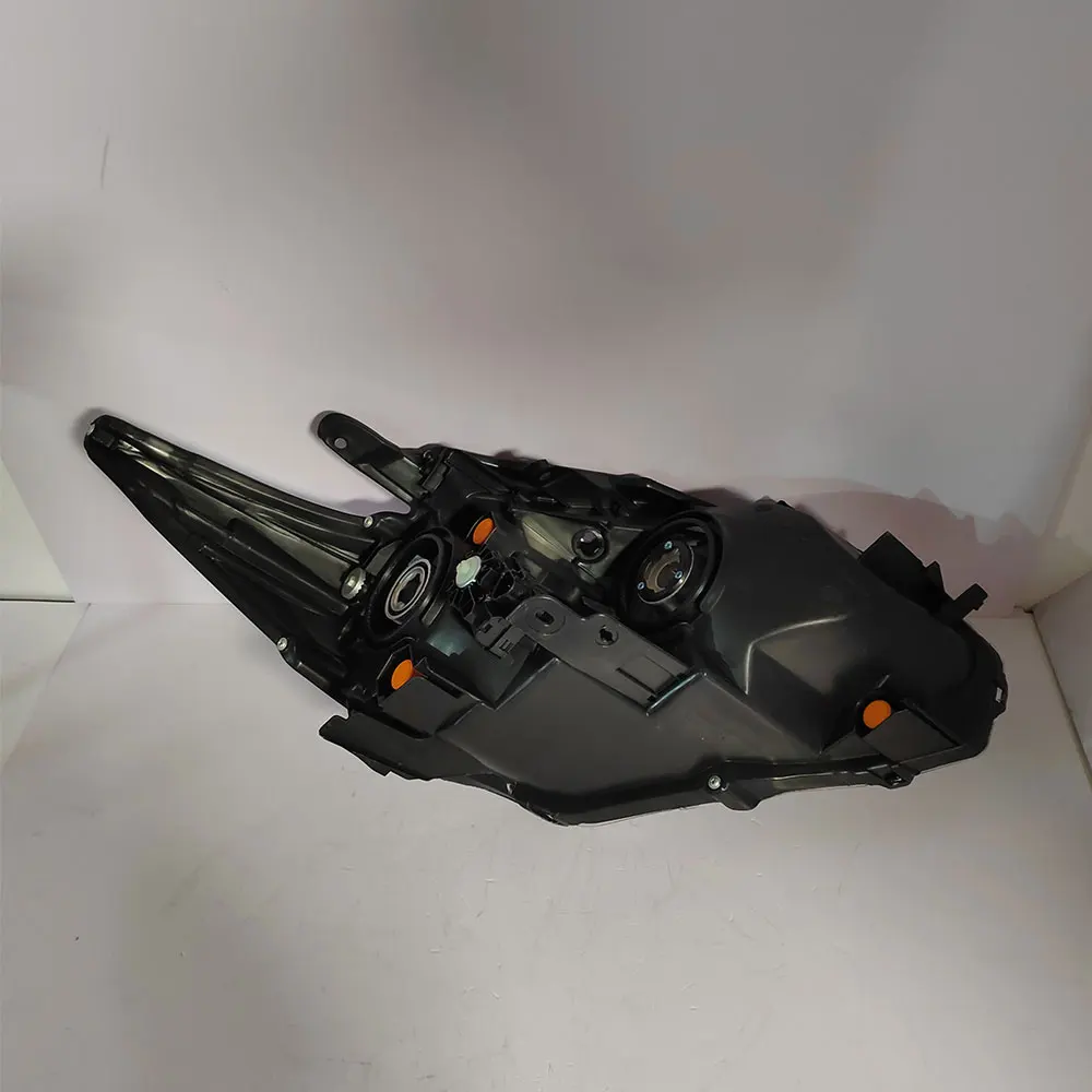 

A Pair Car Headlight For Toyota Prius 30 ZVW30 ZVW35 2009 2010 2011 2012 2013 2014 2015 Headlamp with Lens