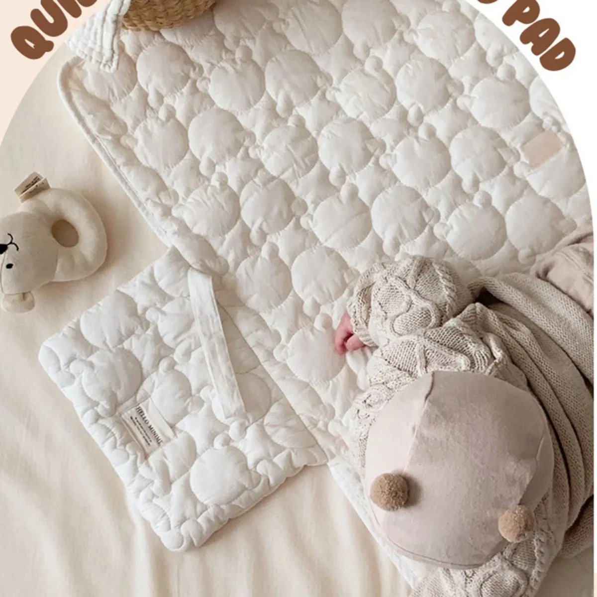 Foldable Baby Waterproof Changing Pad Diaper Bag Multifunctional Portable Diaper Mat Foldable Travel Pee Pad With Diaper Bag