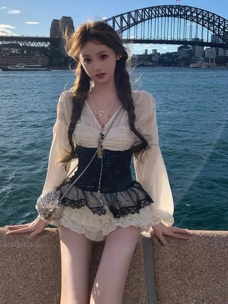 Pakaian Musim Gugur Gaya Gotik Prancis Halloween Pure Wind Wanita Seksi Atasan Slim V-neck + Rok Mengembang Set 3 Potong Mode Pesta Vintage Baru
