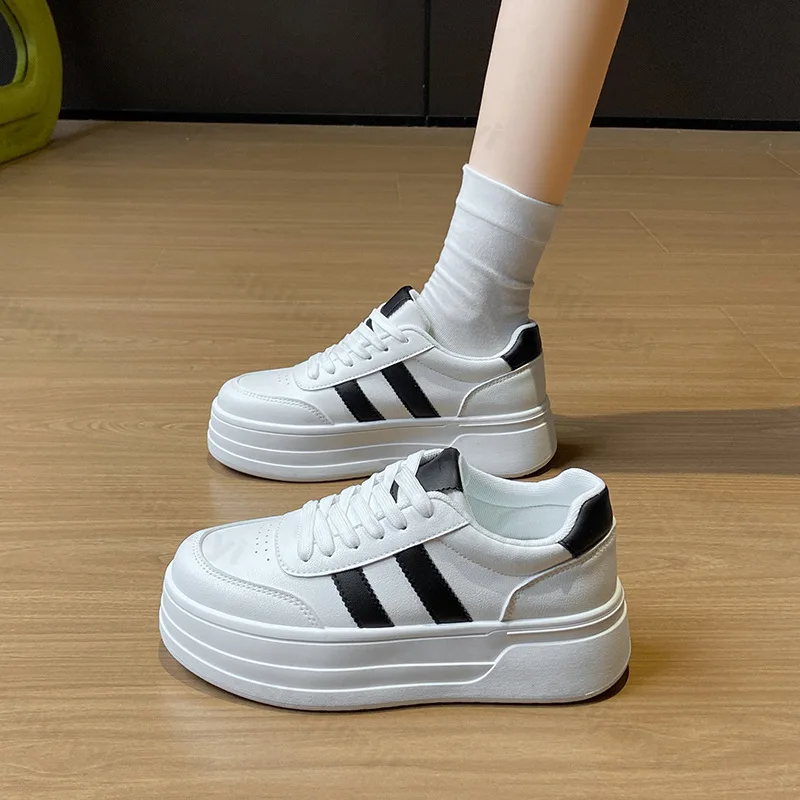 Dames casual platform sneakers, wit, vetersluiting, zachte antislipzool - lente 2025_voghion.com