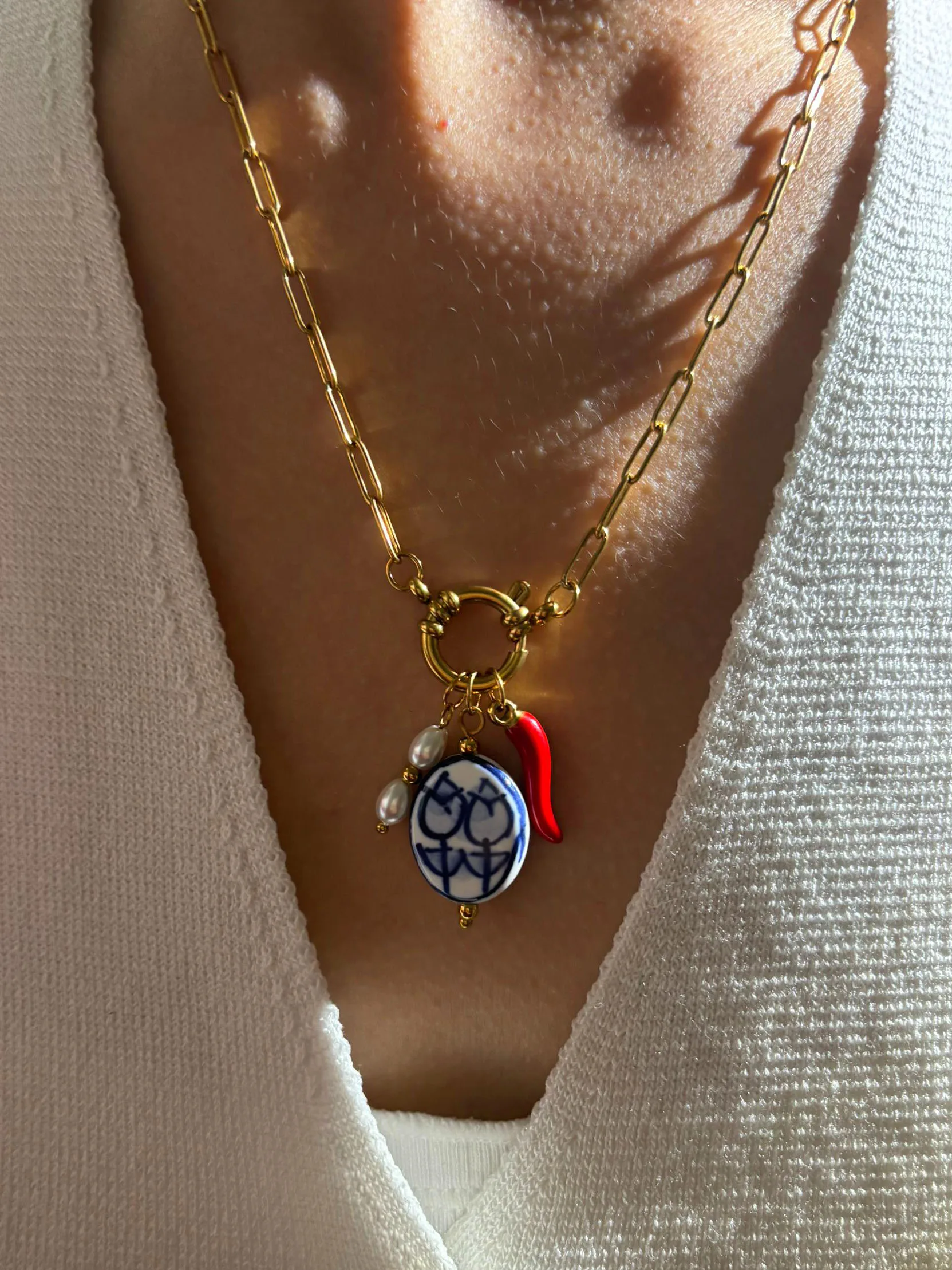

Peri'sbox New Boho Red Enamel Chili Ceramic Imitation Pearls Pendant Necklace for Women Stainless Steel Charming Jewelry Bijoux