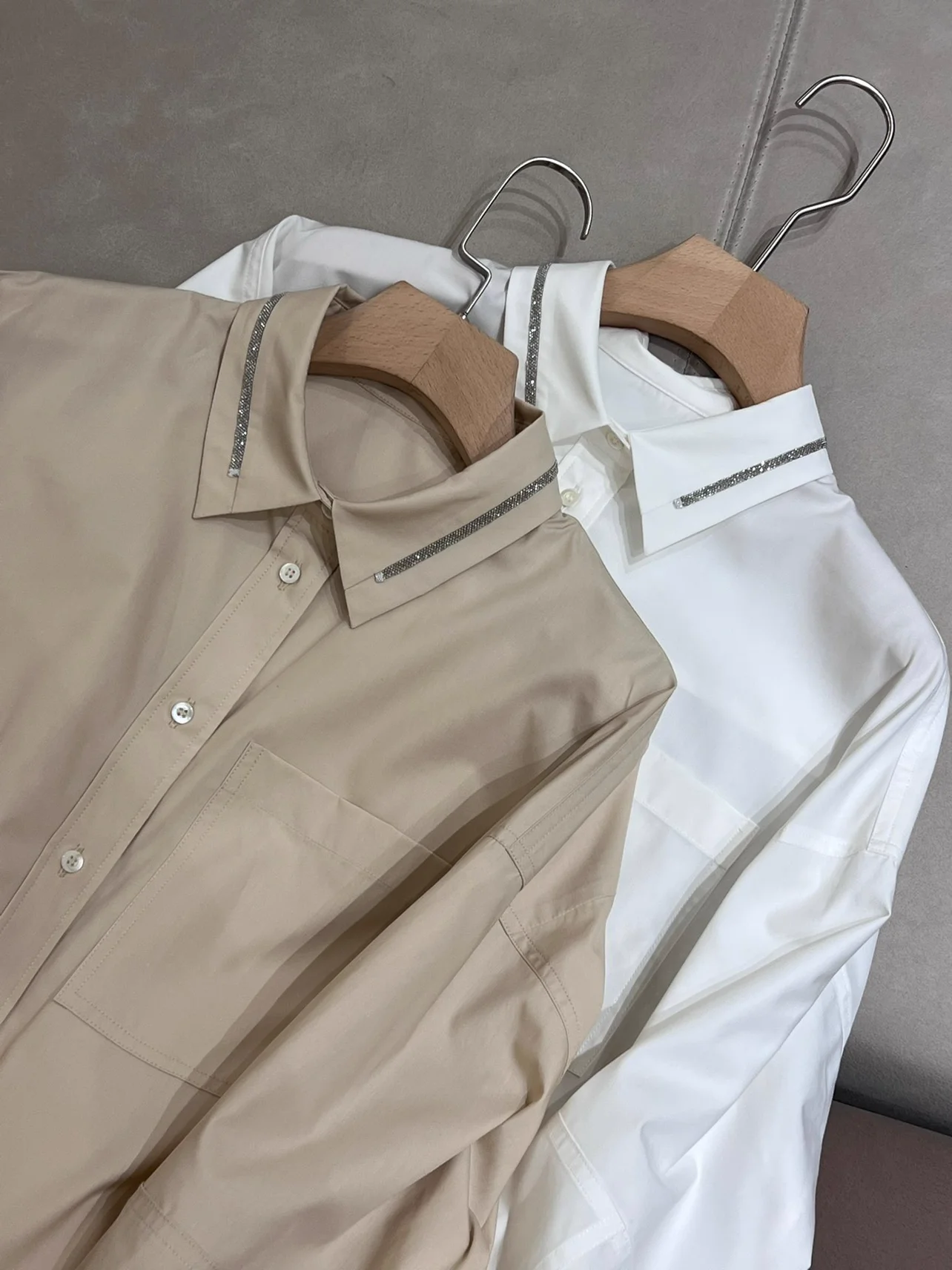 

Women's 100% Cotton Blouse Top Beaded Chain Turn-down Collar Long Sleeve Casual Female Shirt