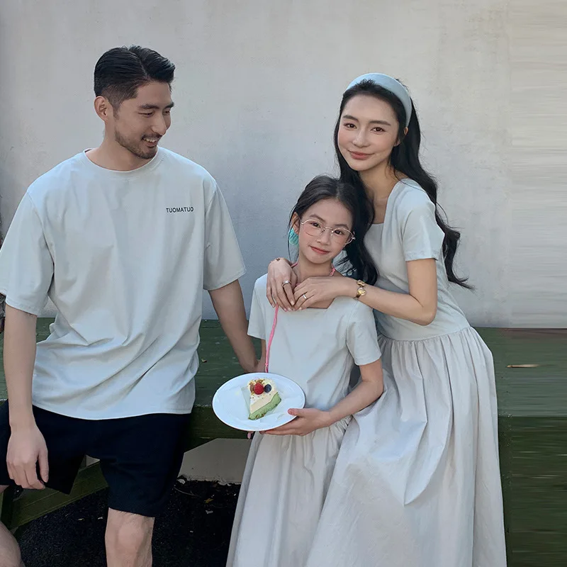 

French Minimalist Family Matching Slim Elegant Mom Daughter Dress Dad Son Suit Chic Family Look Vacation Photoshoot