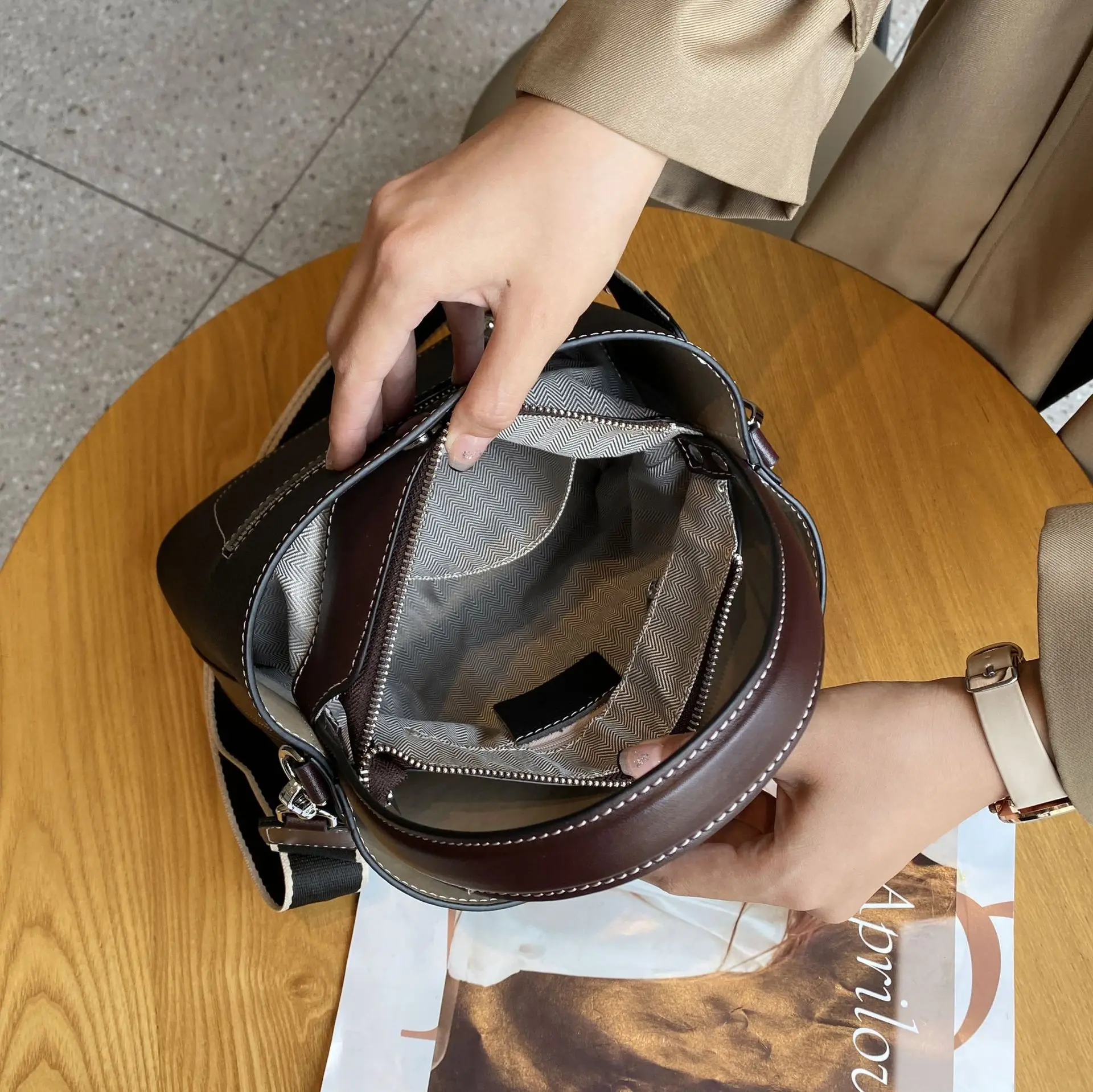 Cowhide Geniue Leather Bucket Bag Vintage Constrast Handbag High Capacity Women Shoulder Purse Lady Luxury Designer Tote Handbag