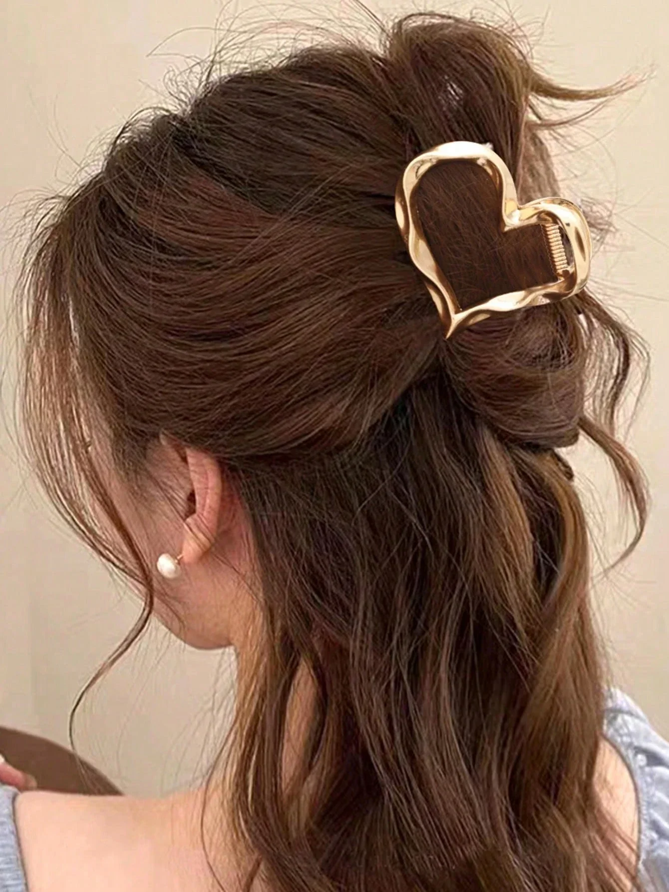 

Medium Heart Shaped Metal Hair Clip For Women Fashion Claw Clip Styling Accessory