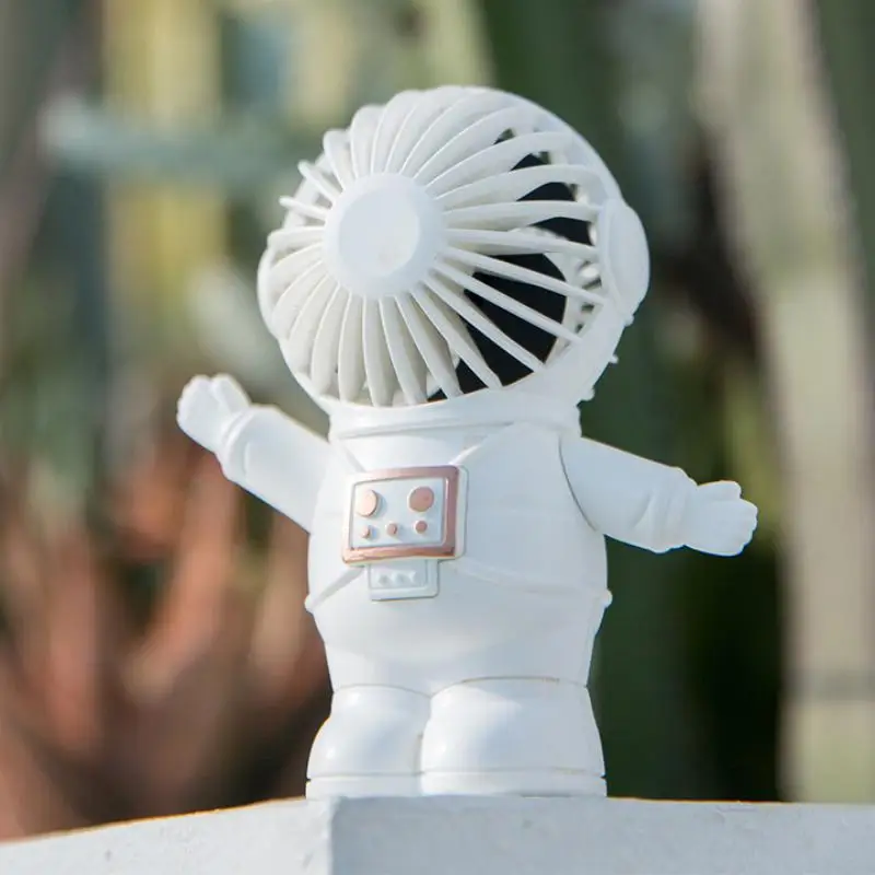 Nuevo mini ventilador portátil recargable por USB de astronauta para refrigeración al aire libre: un regalo perfecto para el día de los niños