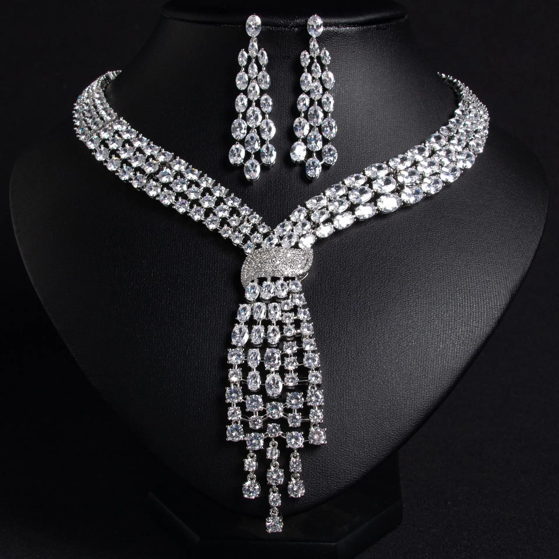 

2 Pieces Set of Premium Glitter Water Drop Necklace Earrings Women's Clothing Light Luxury Jewelry Dubai Wedding Ball Gift M-748
