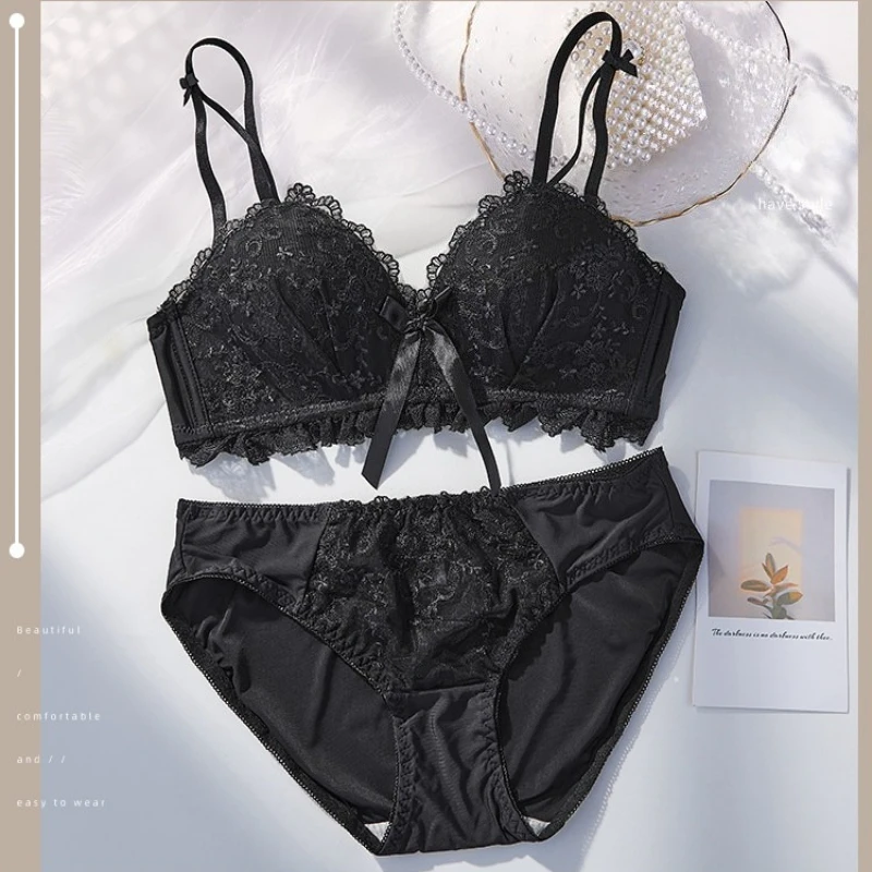 New Japanese Style Lace Lingerie Set for Women Push Up Enhancing and Wirefree Bra Side Support Design To Smooth Underarm Bulge