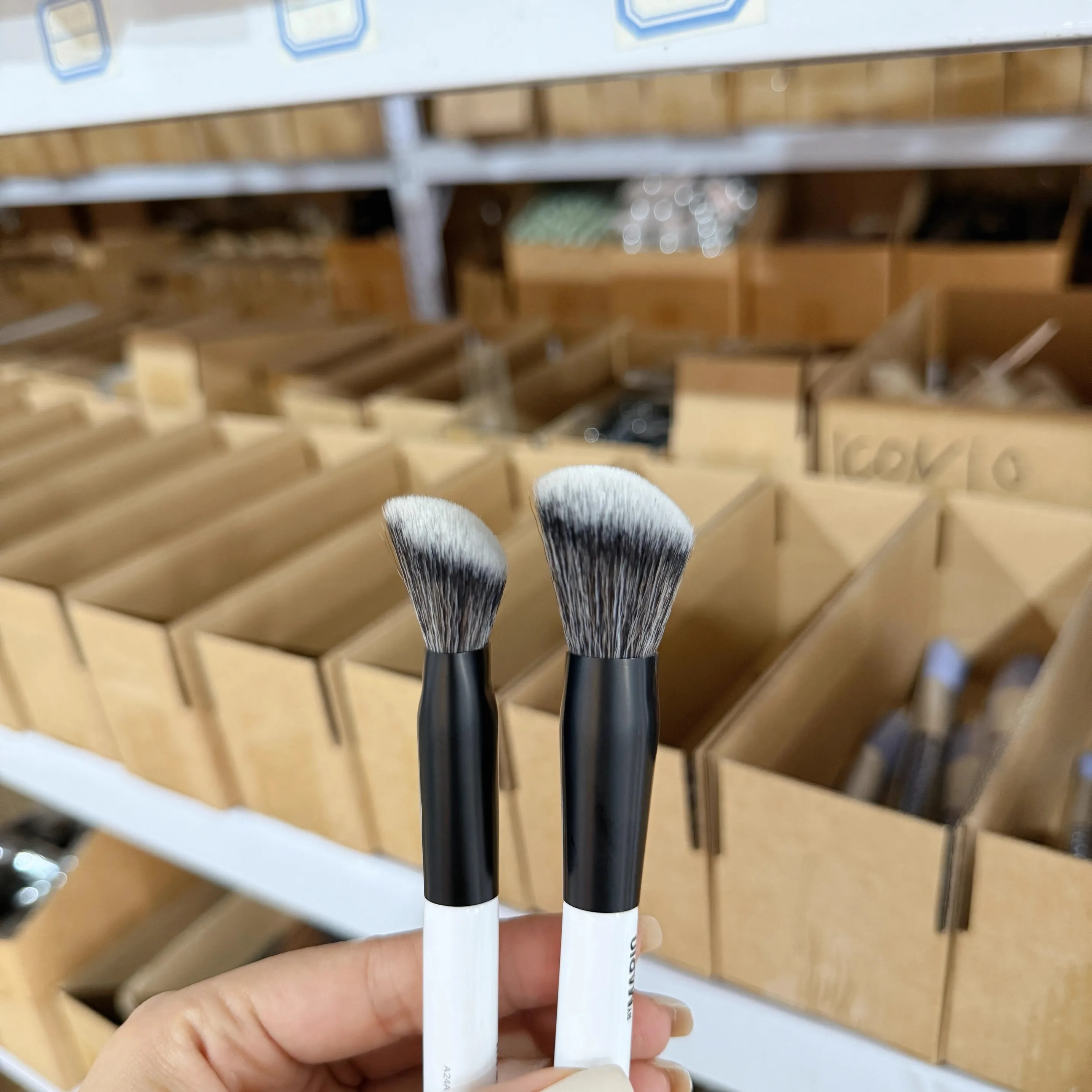 F4 2 in 1 Highlight Blush Makeup Brush Ambient Soft Glow Blush Brush Soft Fiber Hair Fashion Face Brush