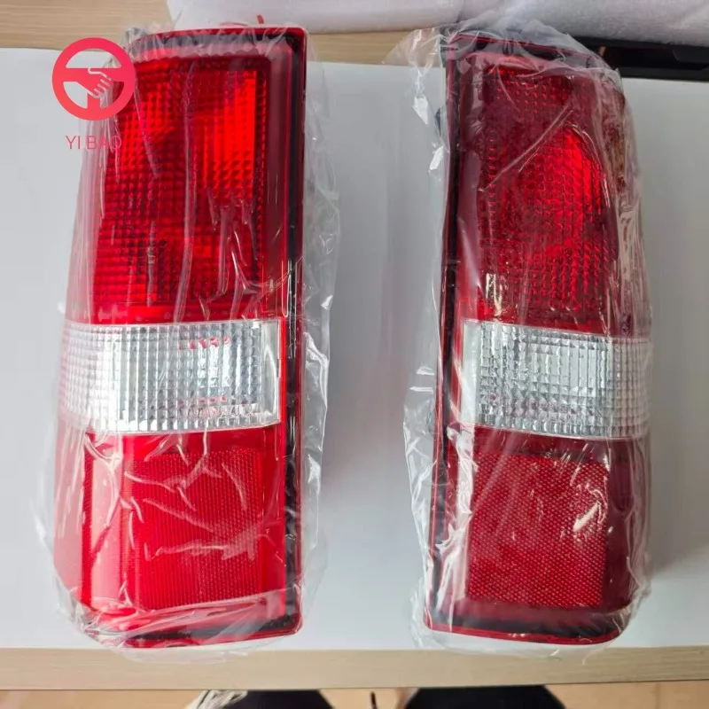 OE 84639024 Rear Taillight Taillamp 23338320 For GMC Savana 2003-2023 For Chevy Express 1500 2003-2014 Reverse Without Bulb