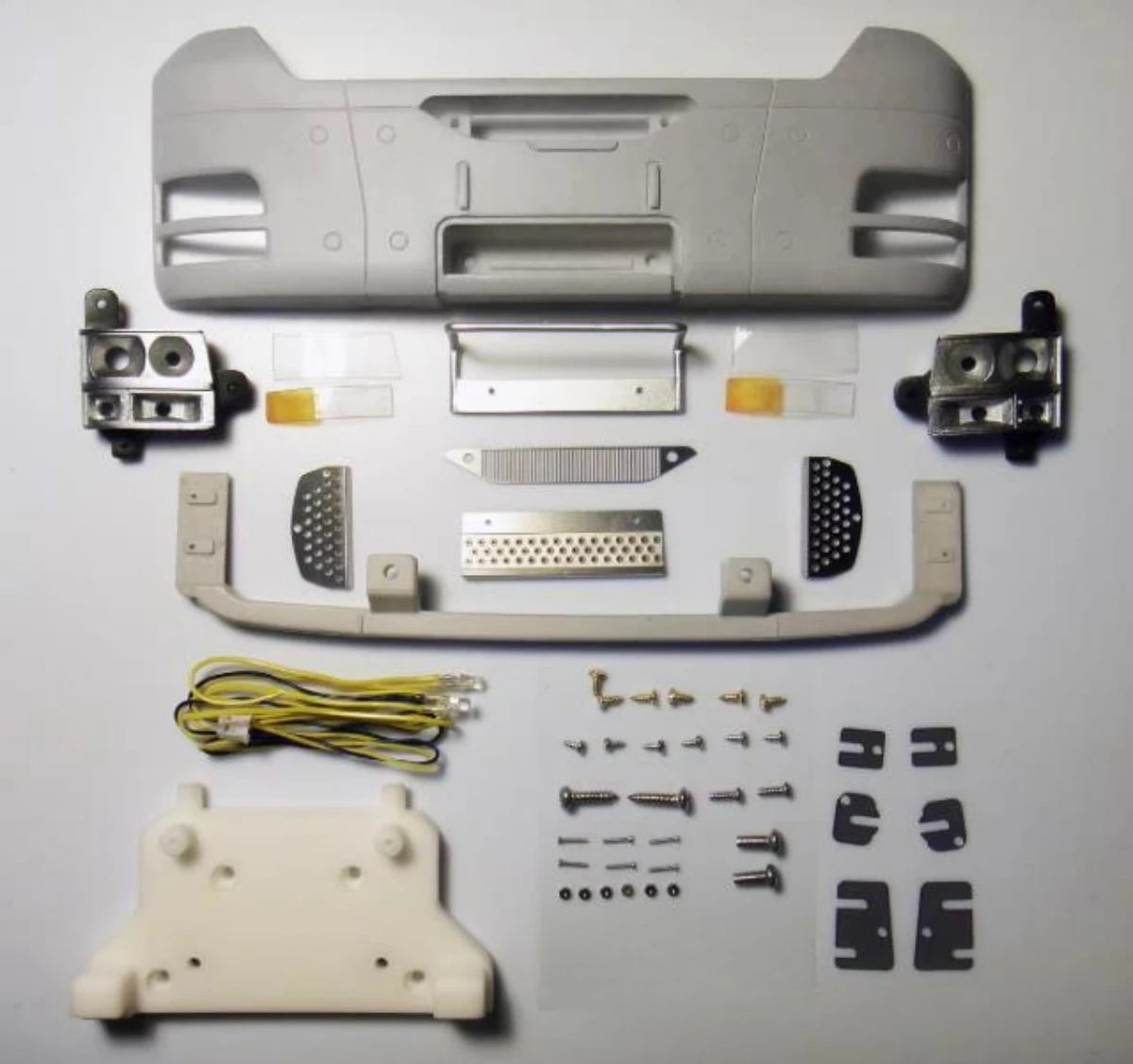 

CChand Plastic Front Bumper kit for 1:14 scale RC Truck Toys Tamiya MAN TGX