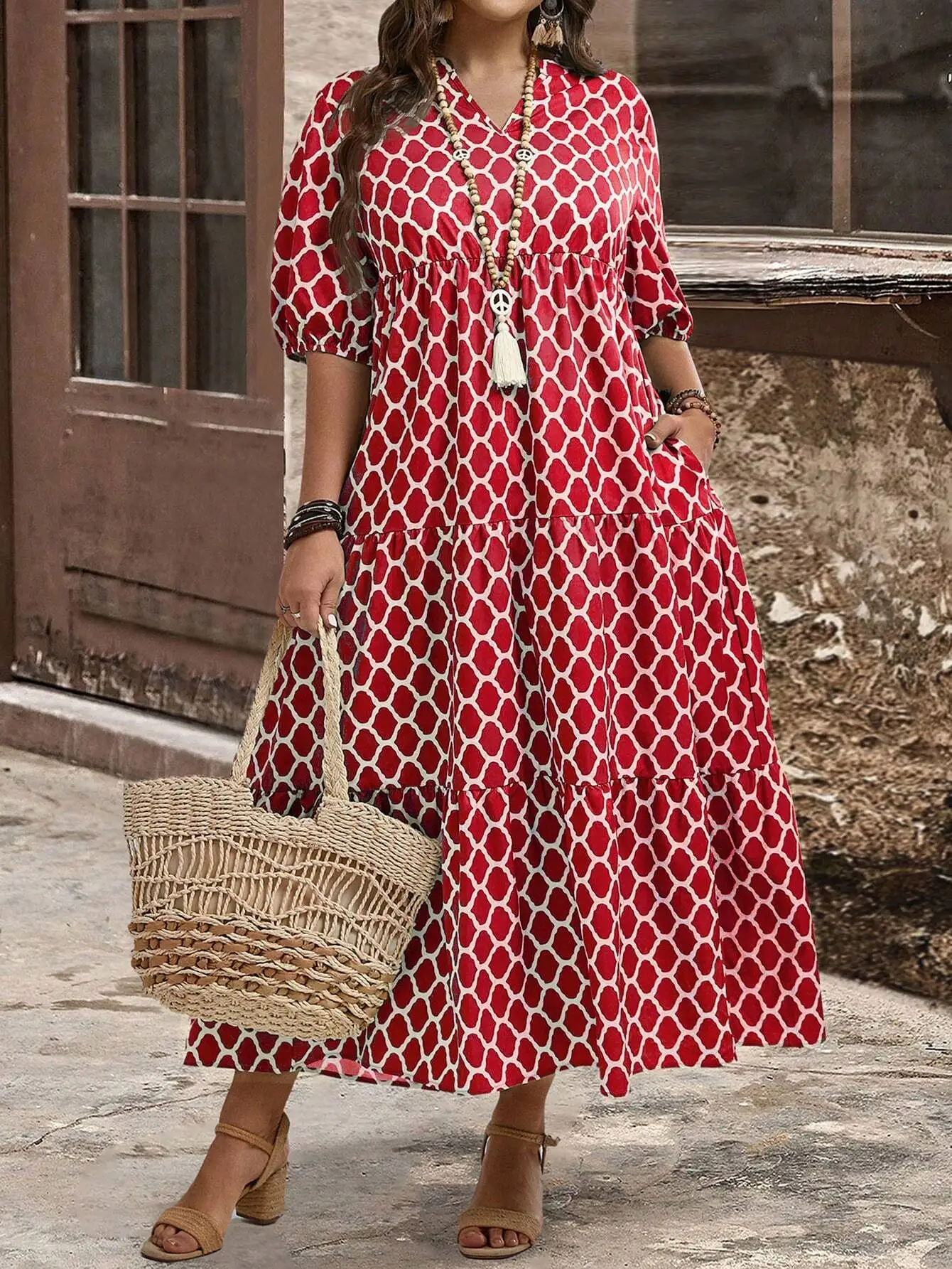 

Красное макси-платье с геометрическим принтом в стиле бохо для летнего пляжного отдыха