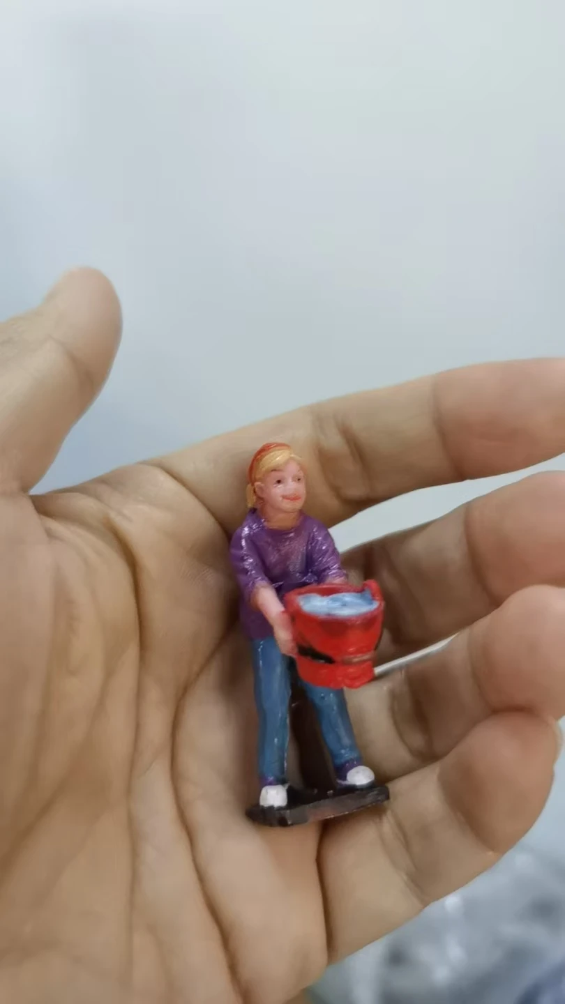 Resin figure mental psychological sand table game box court therapy  girl with a barrel