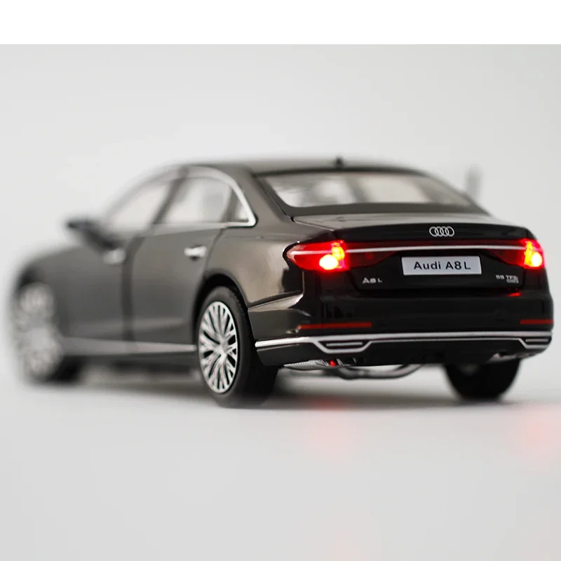 Modèle de simulation en alliage Audi A8L, 1:32, entièrement ouvert, statique, collection de jouets décoratifs pour enfants, cadeaux de vacances pour enfants