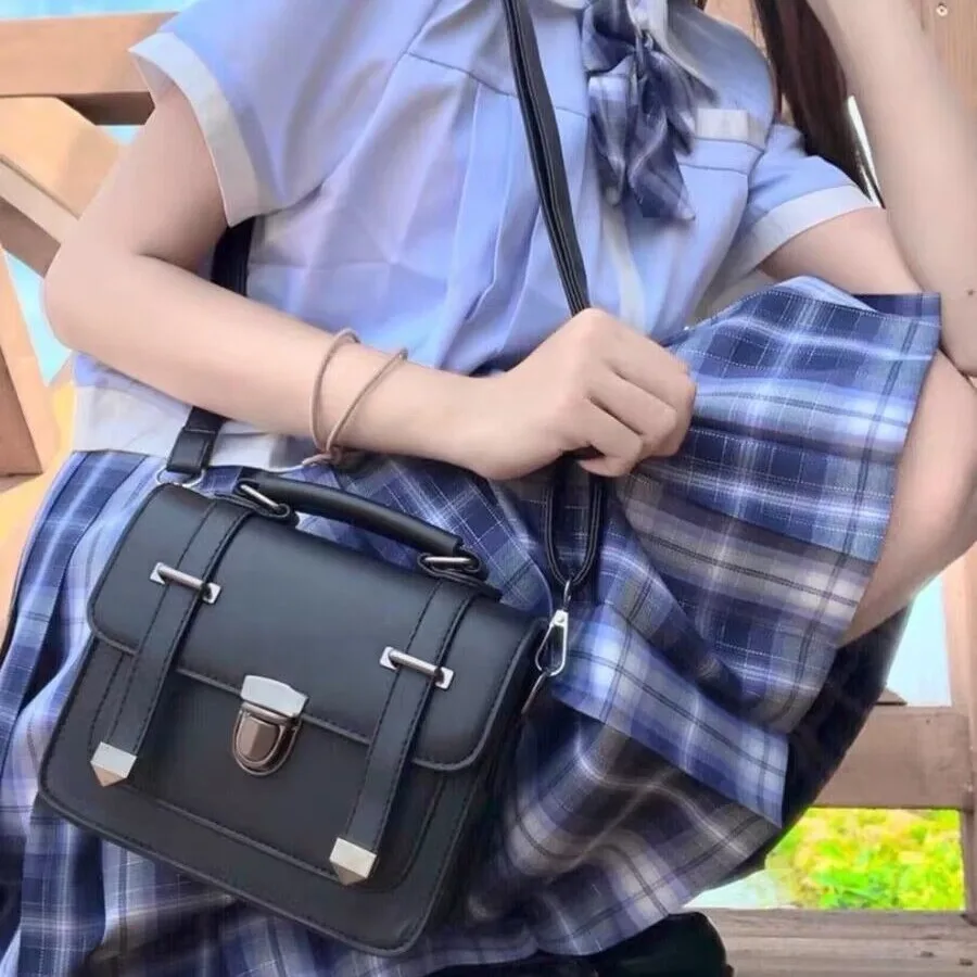 Borsa da ragazza giapponese borsa a tracolla per pendolari per studenti di moda borsa quadrata piccola da donna in stile College retrò decorazione