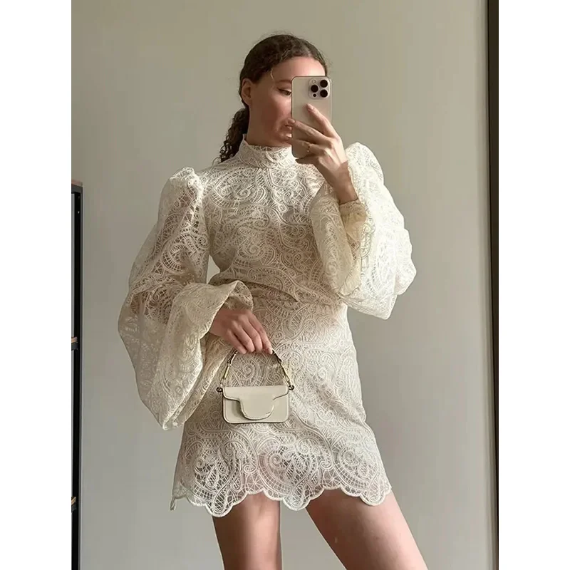 Vestidos cortos de encaje calados elegantes para mujer, Mini Vestidos de cuello alto de manga larga a la moda, nuevo vestido elegante para discoteca de otoño 2025