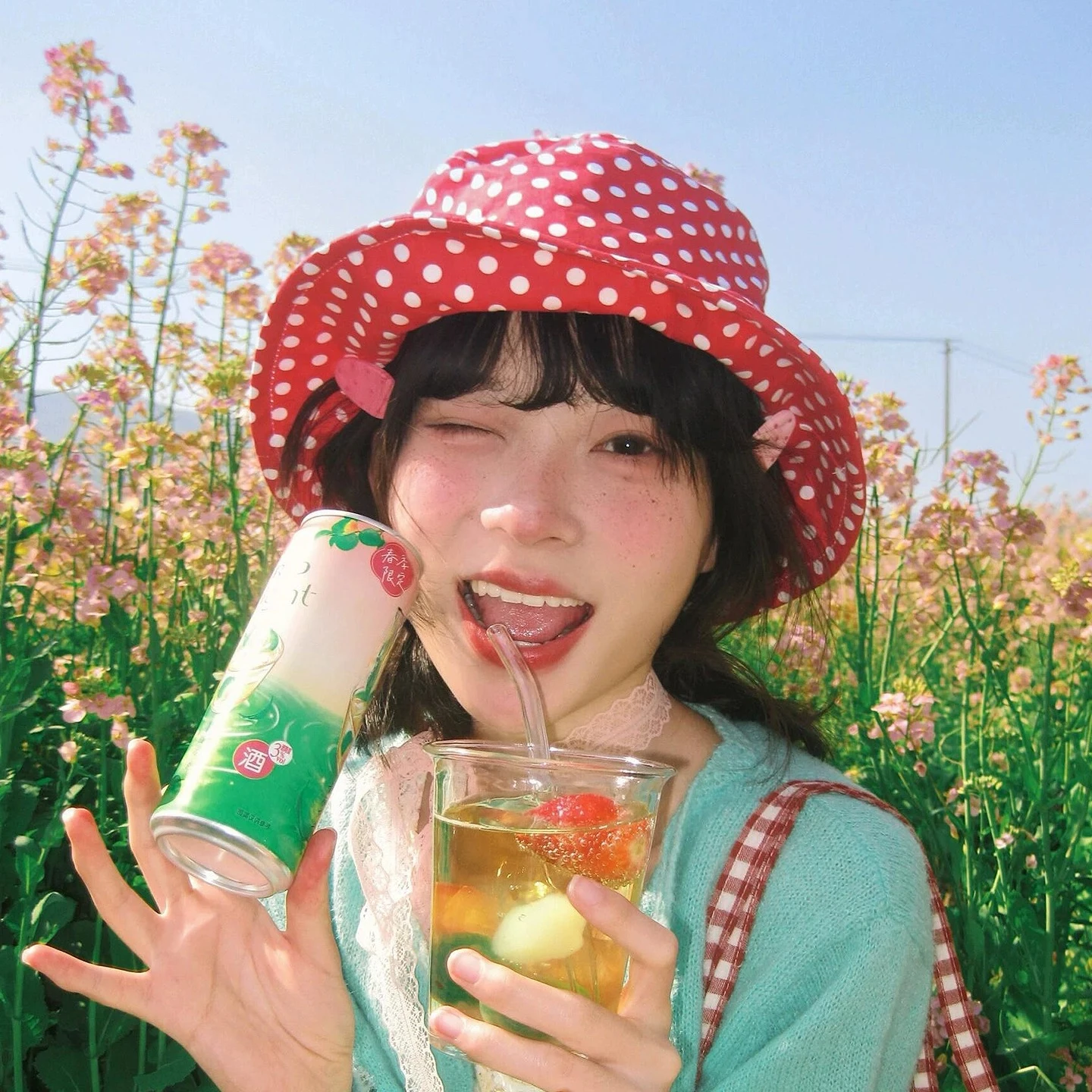 Verspielte Rote Gepunktete Breitkrempige Bucket Hats für Damen Sommer Reise Sonnenschutz Outdoor Vielseitiger Retro Französischer Sonnenhut – Detail 3