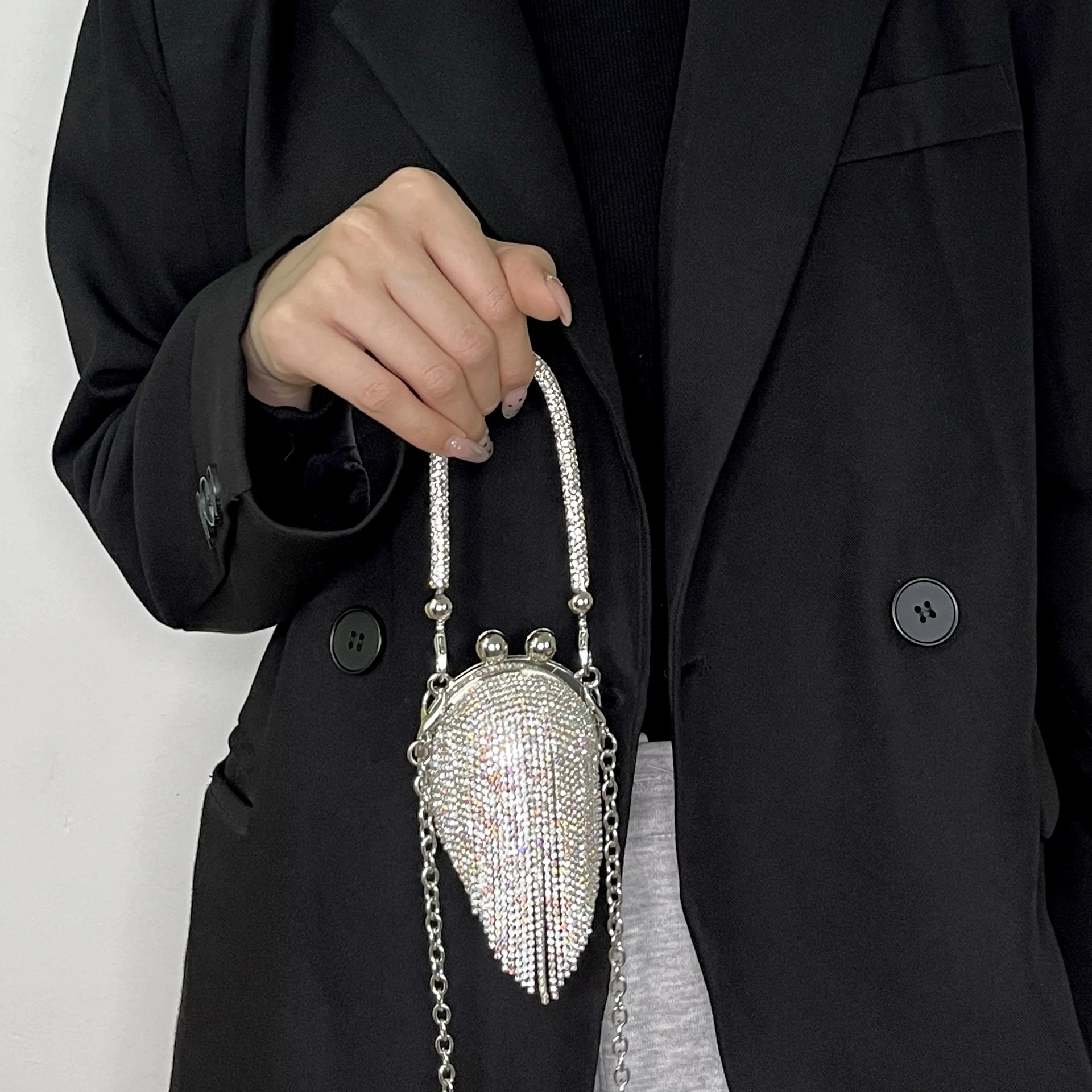 Spring New Sparkling Diamond Tassel Evening Bags Gold/Sliver Round Handbag Metal Chain Strap Crossbody Bag Women Party Clutch